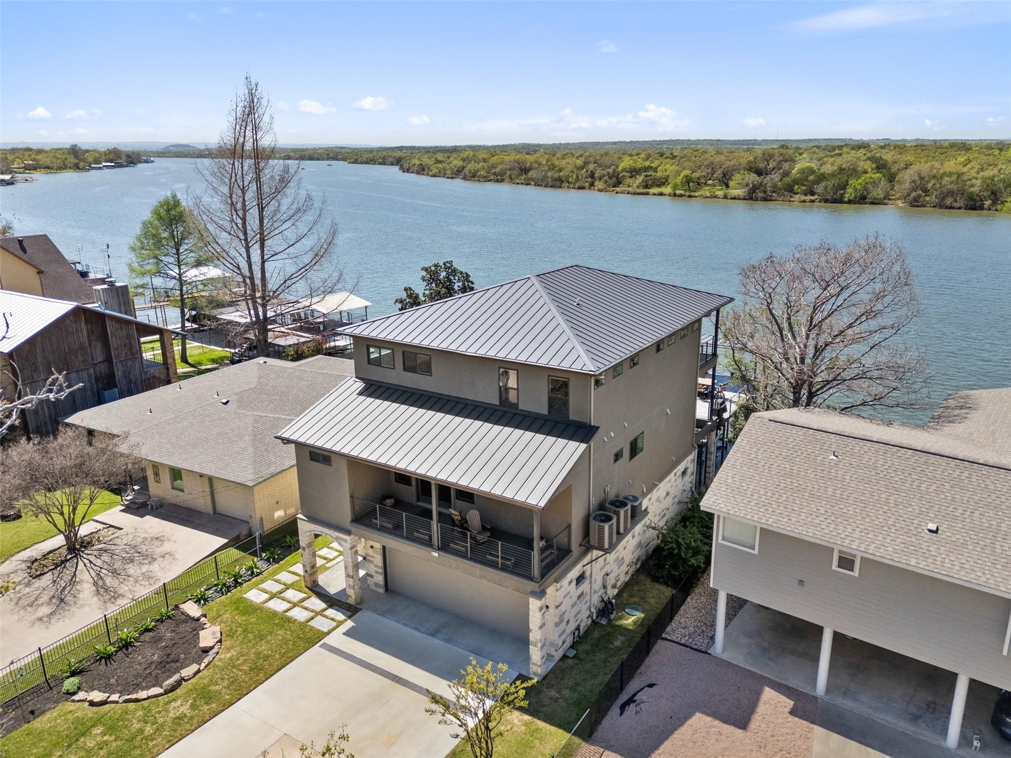 926 Scenic Loop, Kingsland, TX 78639