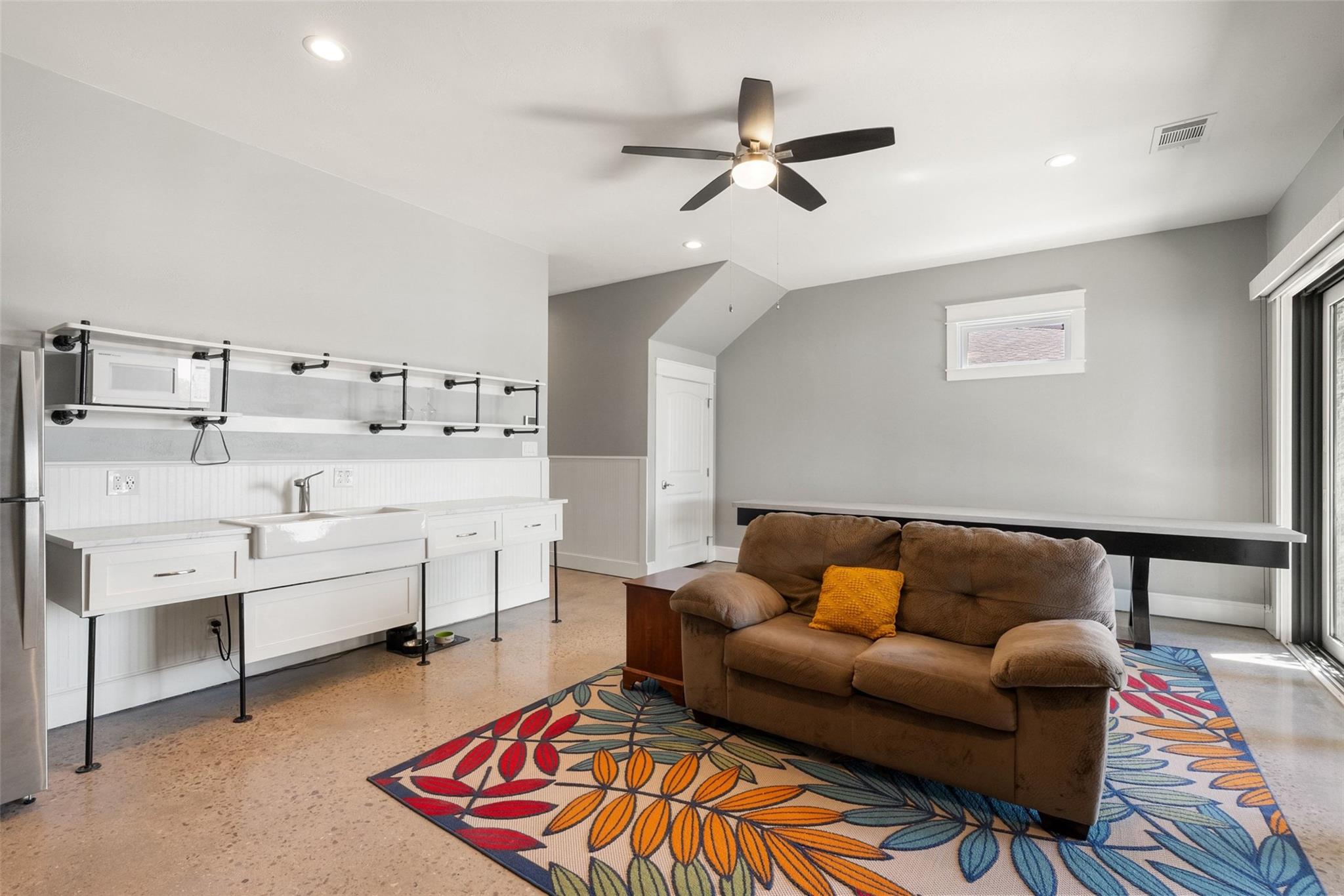 926 Scenic Loop, Kingsland, TX 78639