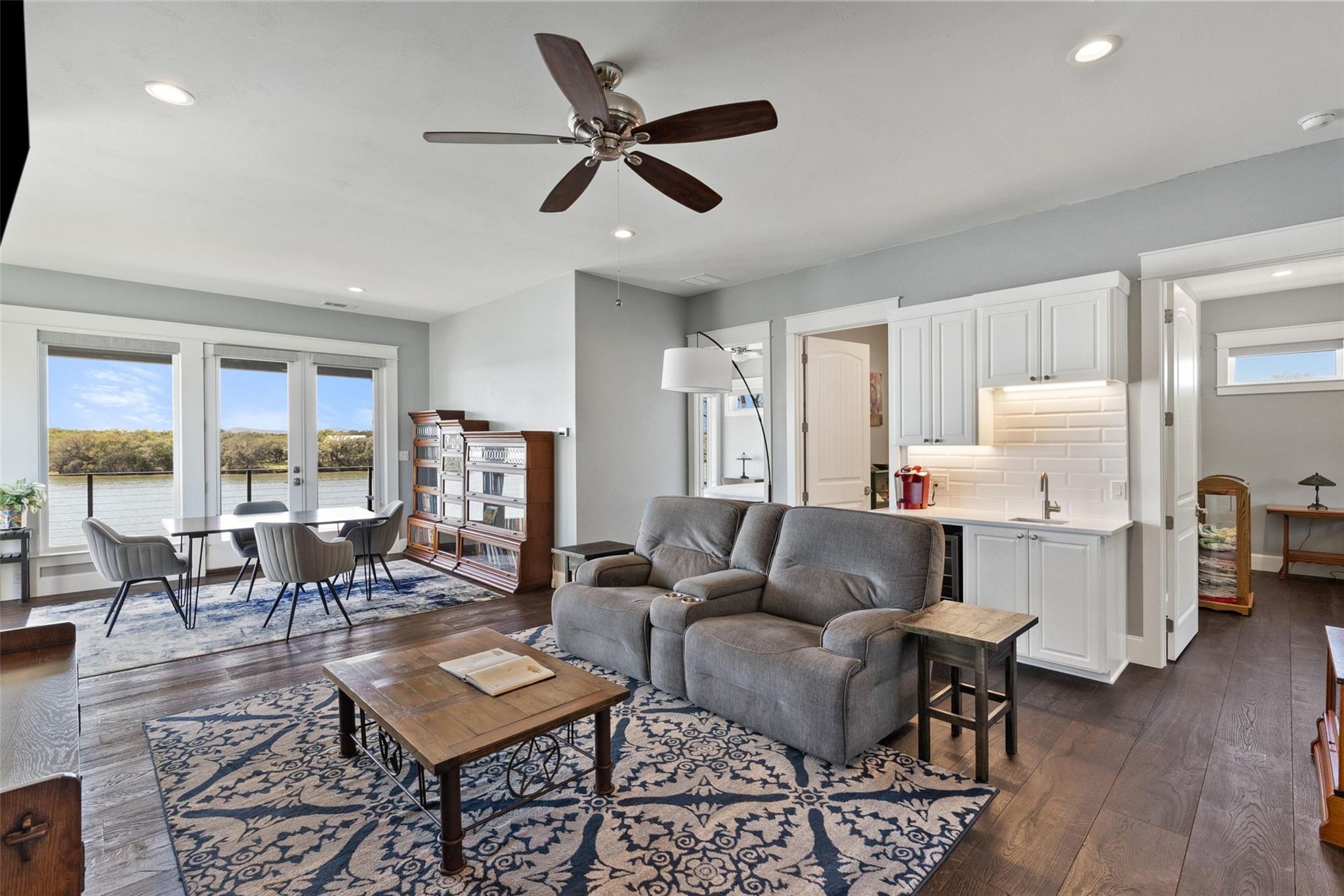 926 Scenic Loop, Kingsland, TX 78639