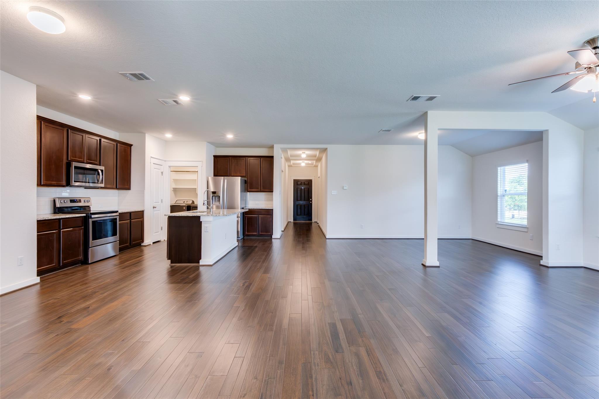 741 Carol Dr, Hutto, TX 78665