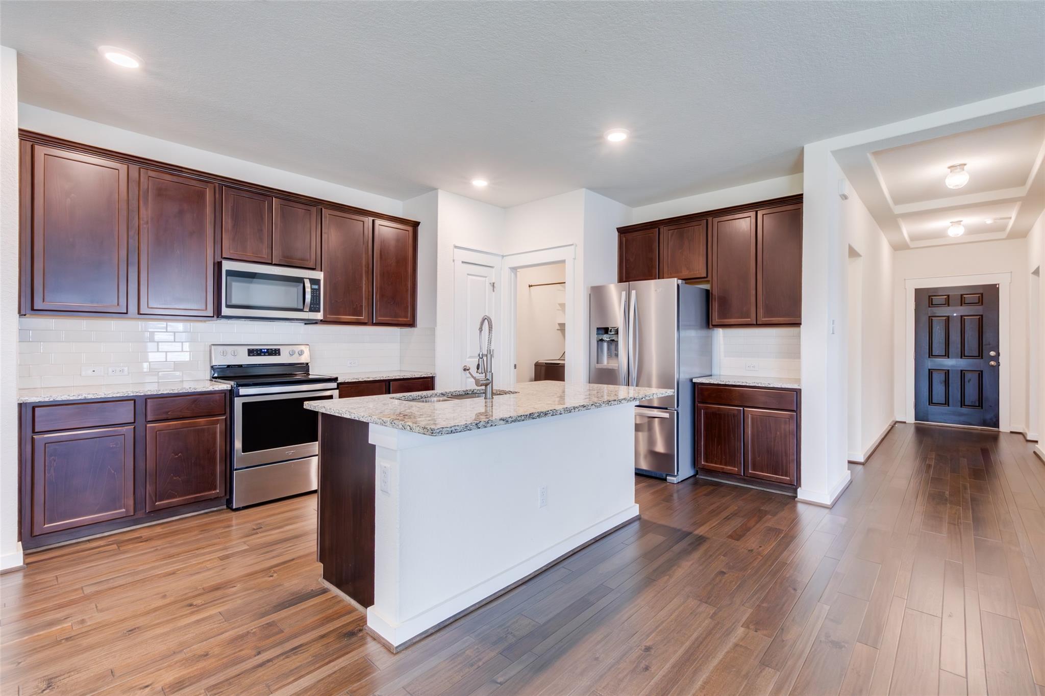 741 Carol Dr, Hutto, TX 78665