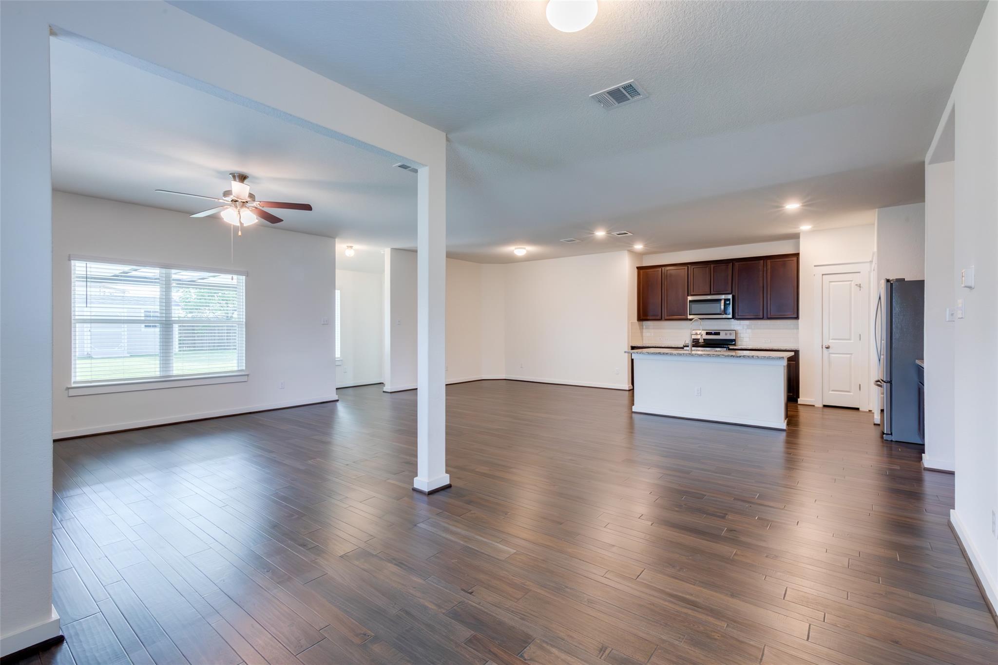 741 Carol Dr, Hutto, TX 78665