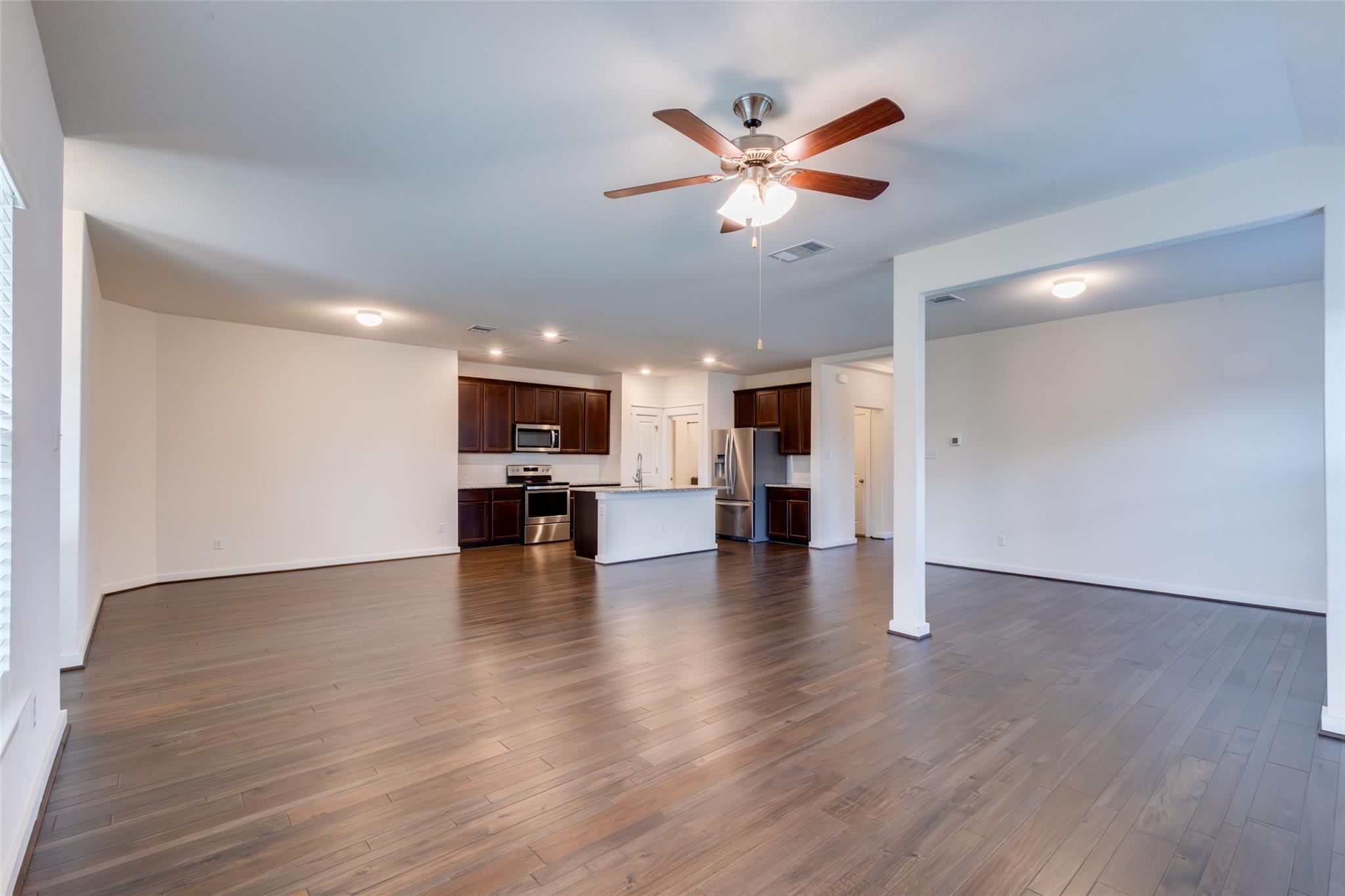 741 Carol Dr, Hutto, TX 78665