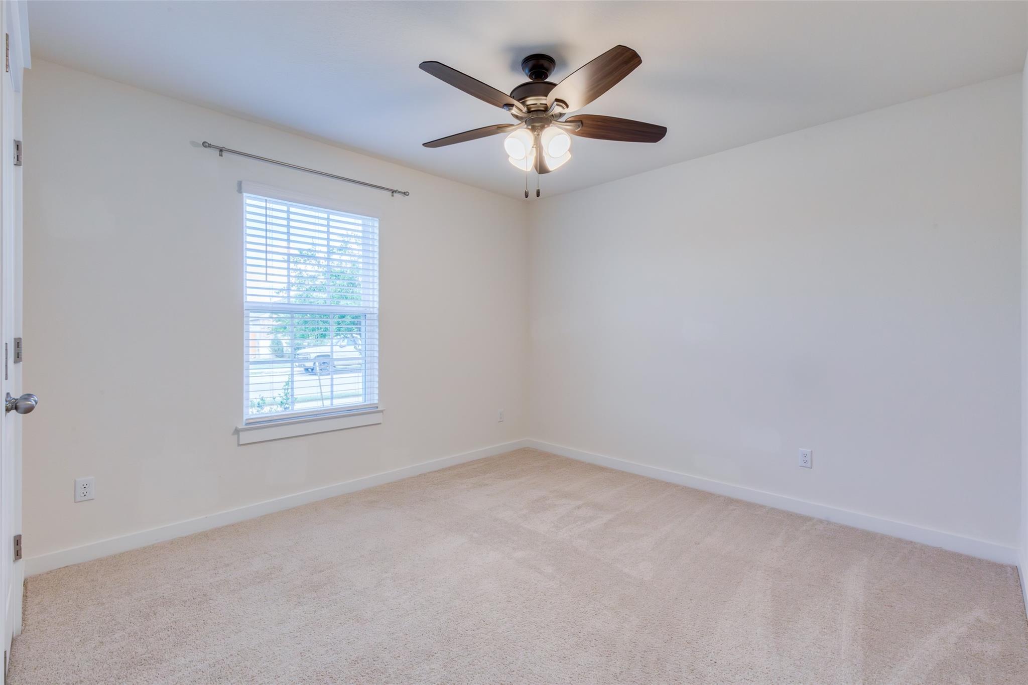 741 Carol Dr, Hutto, TX 78665