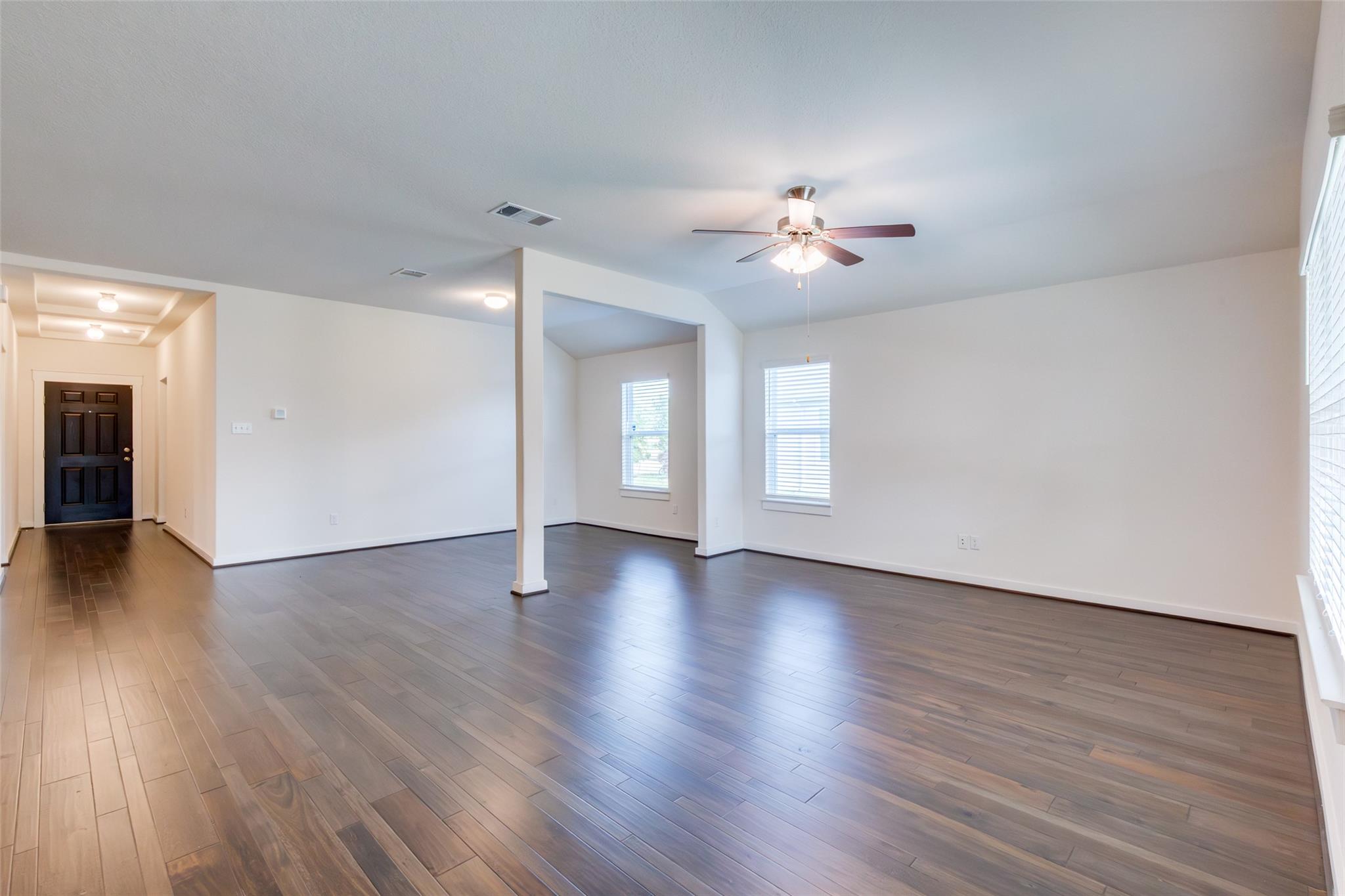 741 Carol Dr, Hutto, TX 78665