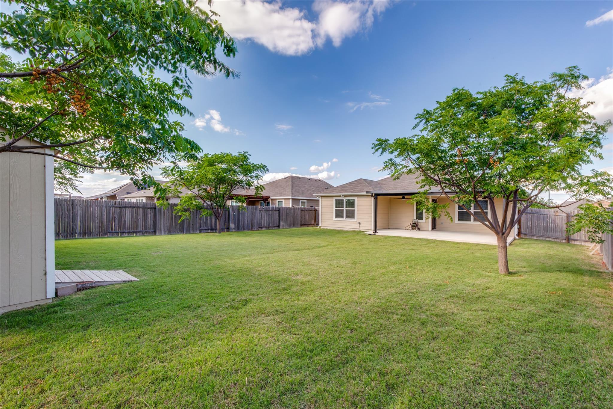 741 Carol Dr, Hutto, TX 78665