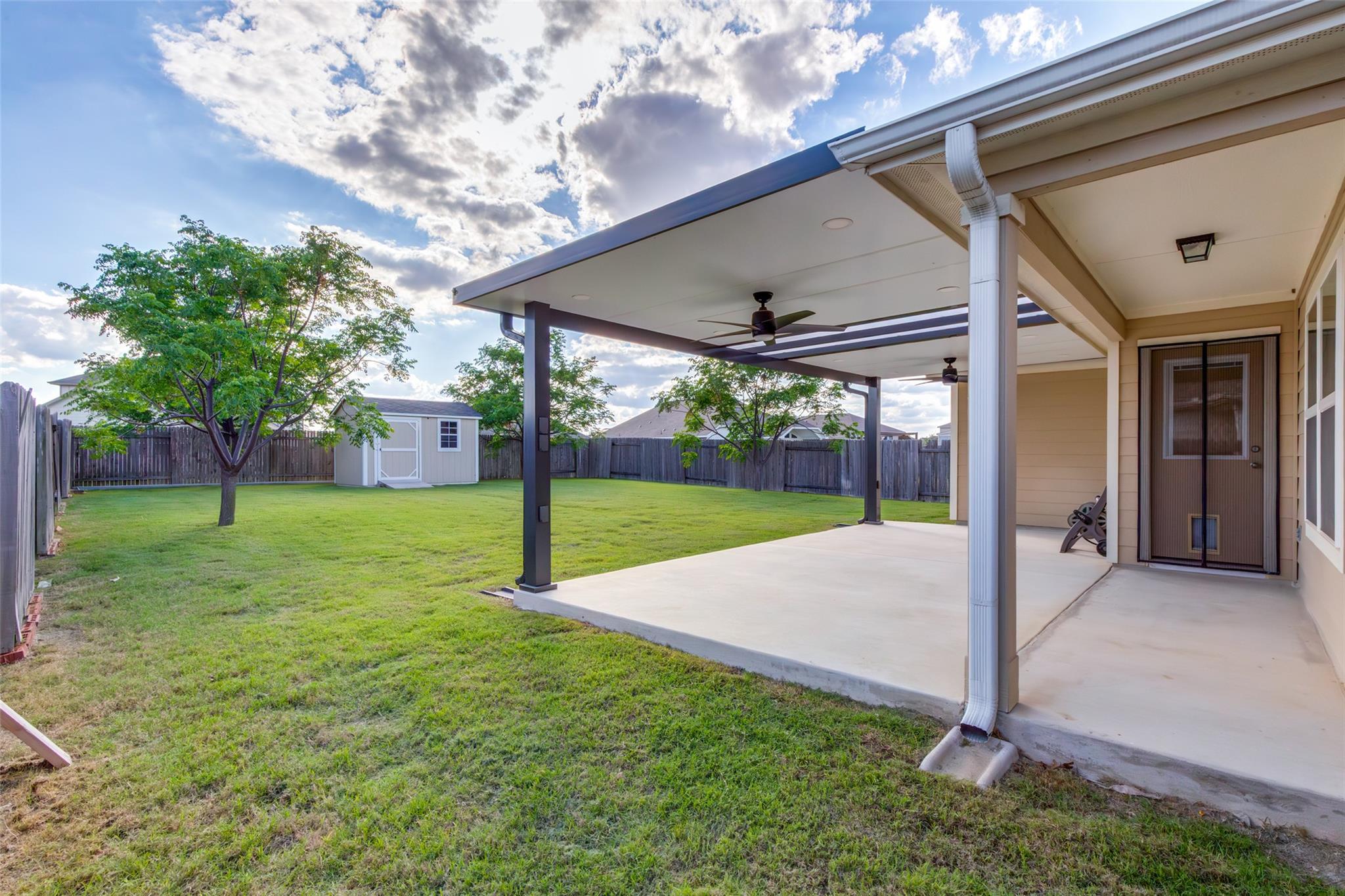 741 Carol Dr, Hutto, TX 78665