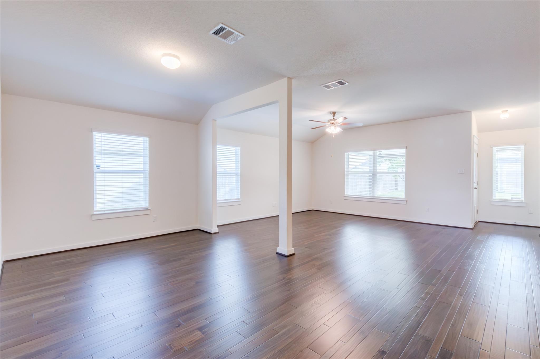 741 Carol Dr, Hutto, TX 78665