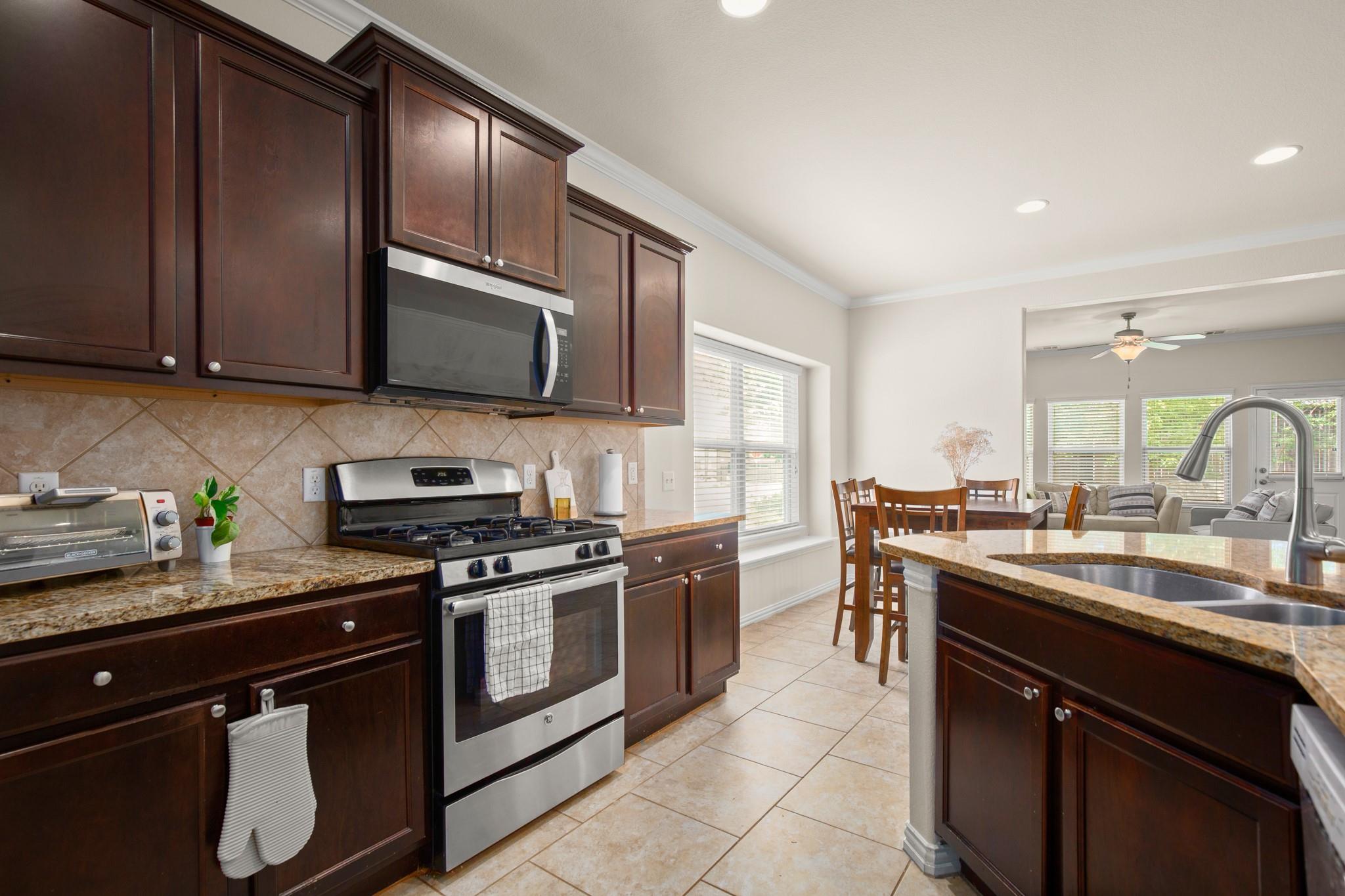 10012 Epic Knoll Dr, Austin, TX 78747