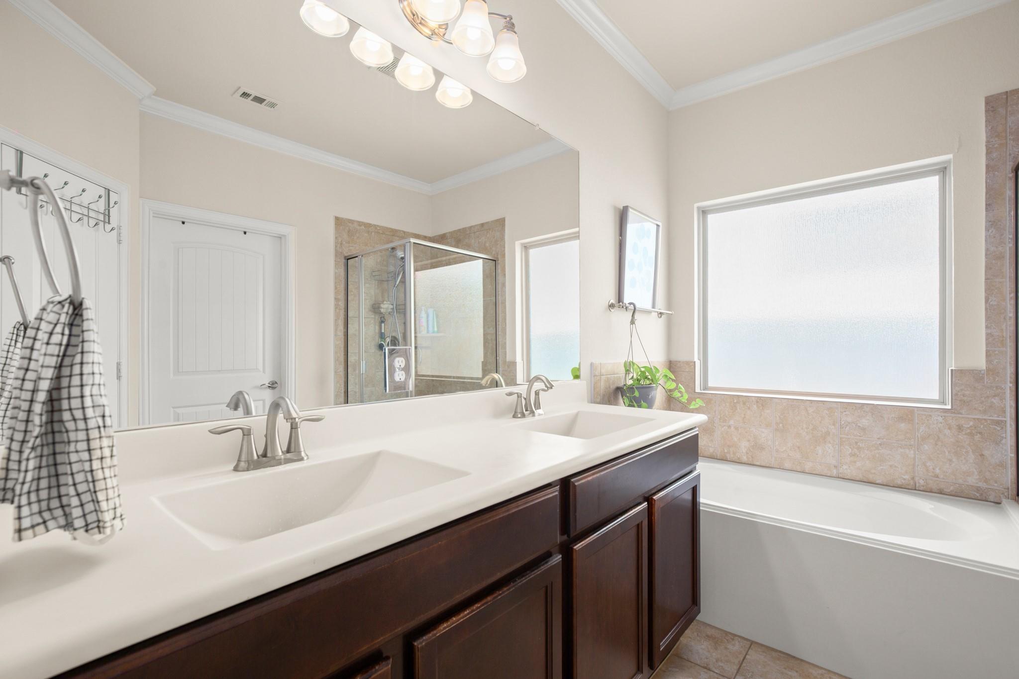 10012 Epic Knoll Dr, Austin, TX 78747