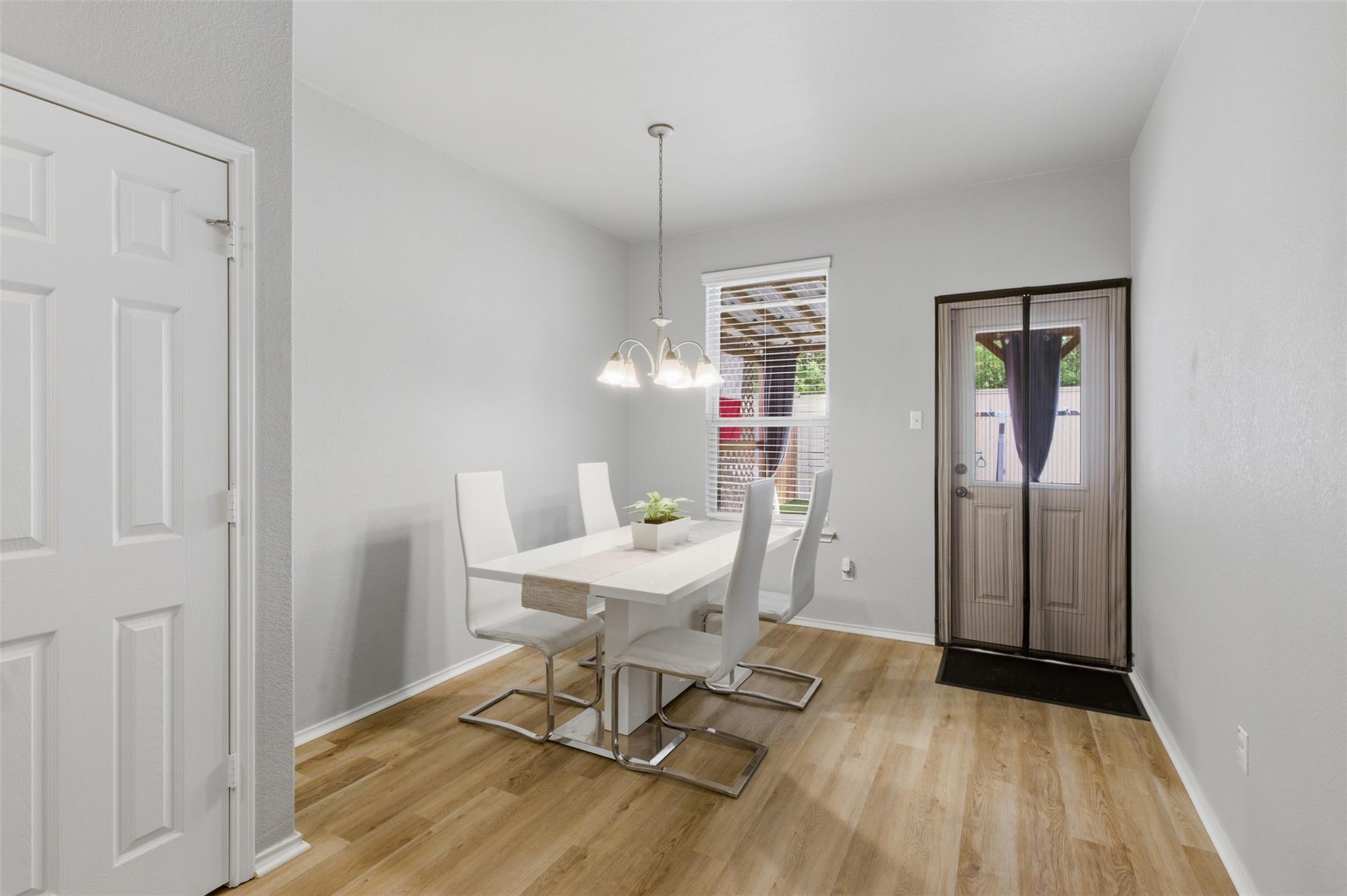 309 La Dera Dr, Liberty Hill, TX 78642