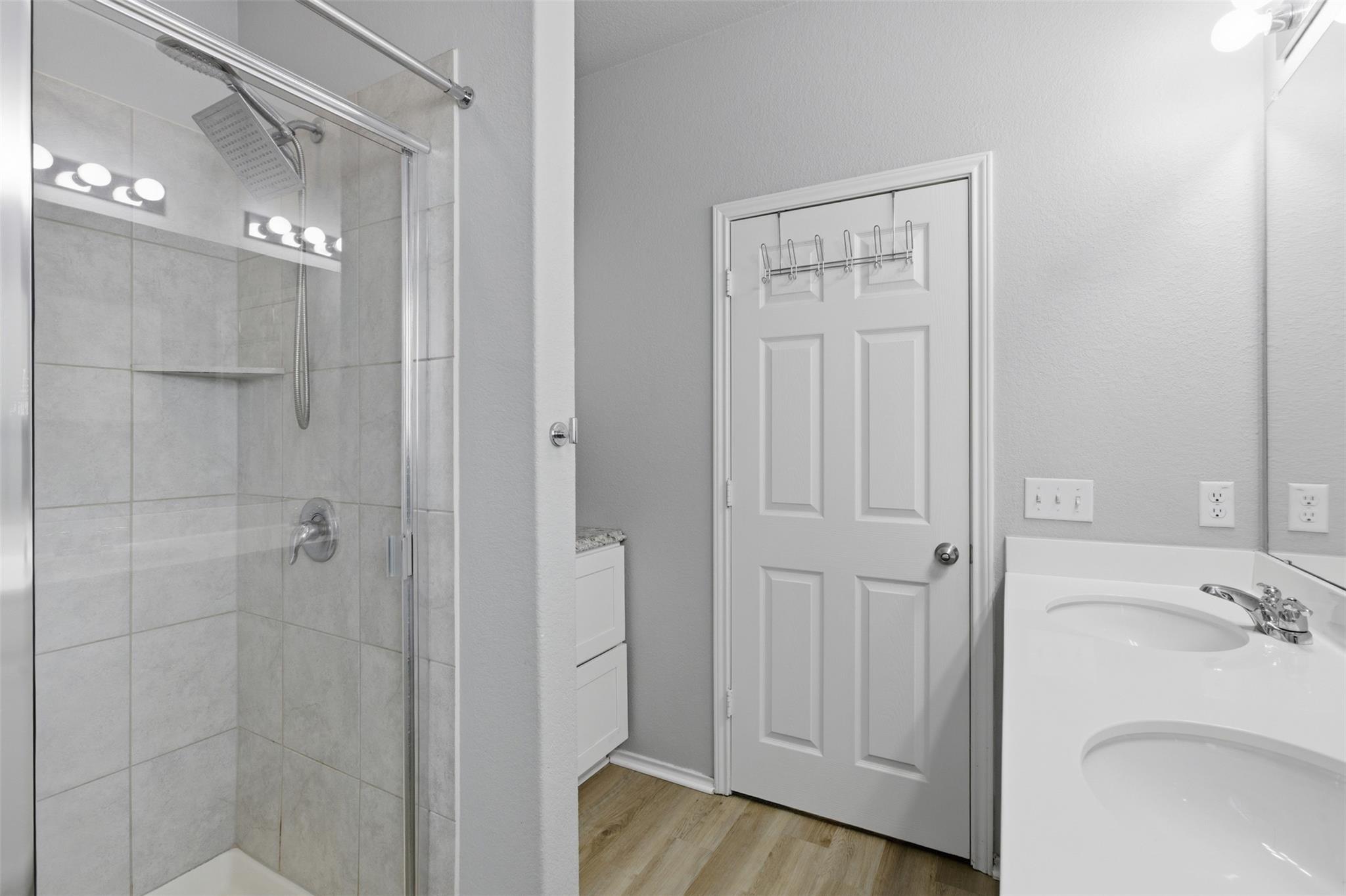 309 La Dera Dr, Liberty Hill, TX 78642