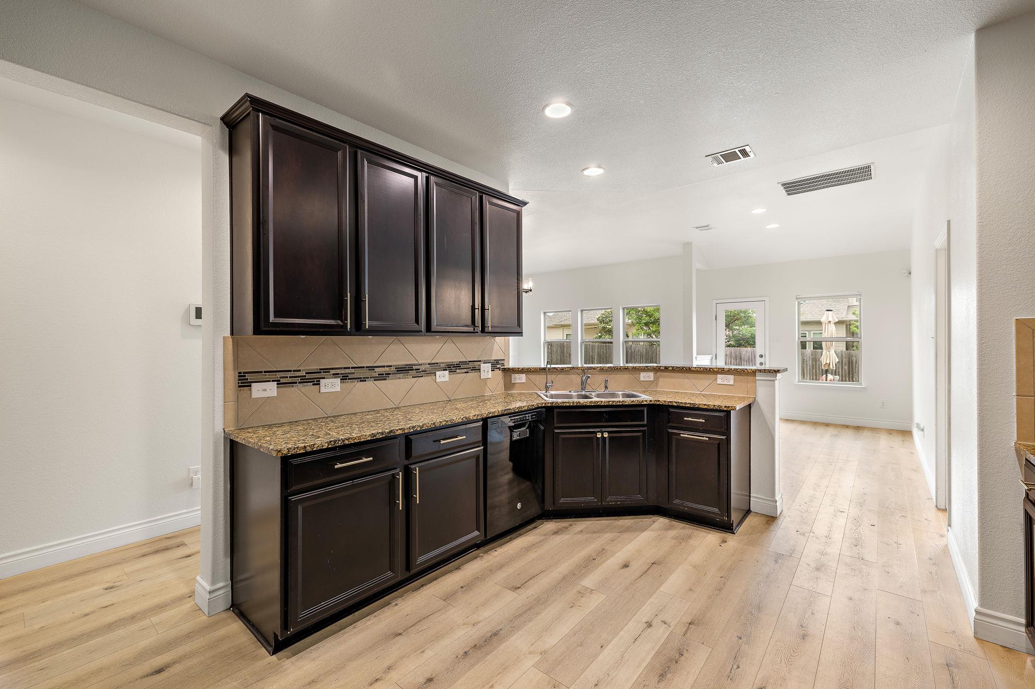 1013 Matheson Dr, Leander, TX 78641