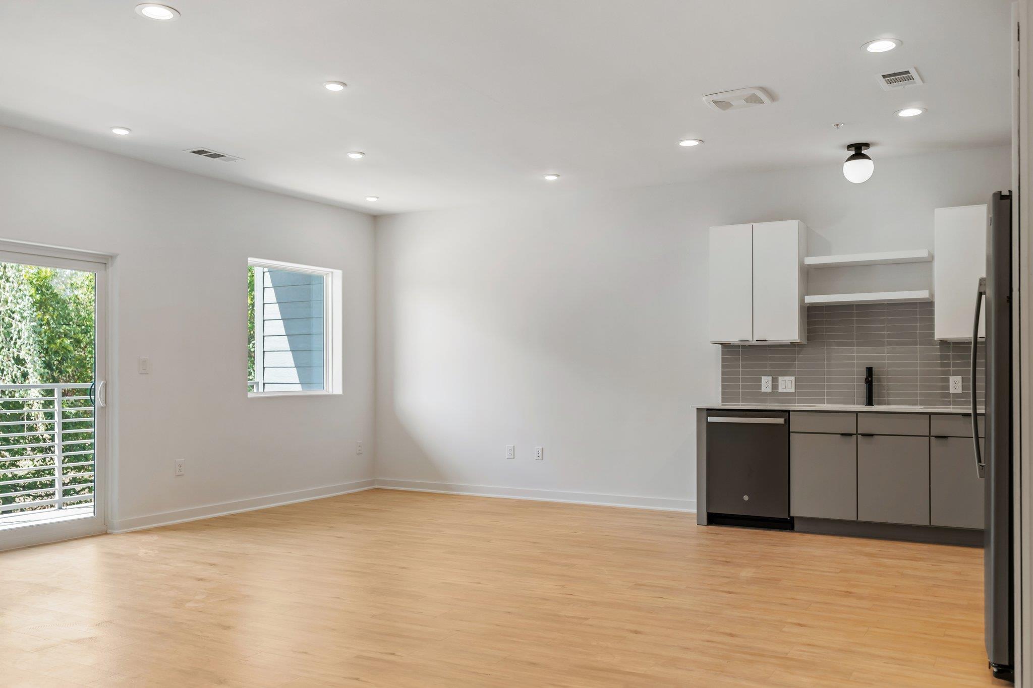 100 W Mockingbird Ln, Austin, TX 78745