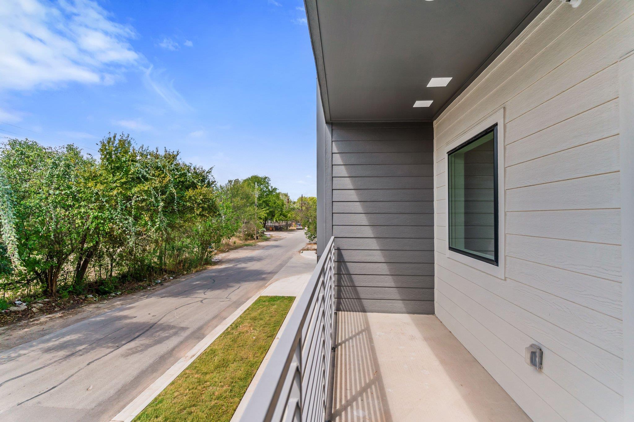 100 W Mockingbird Ln, Austin, TX 78745