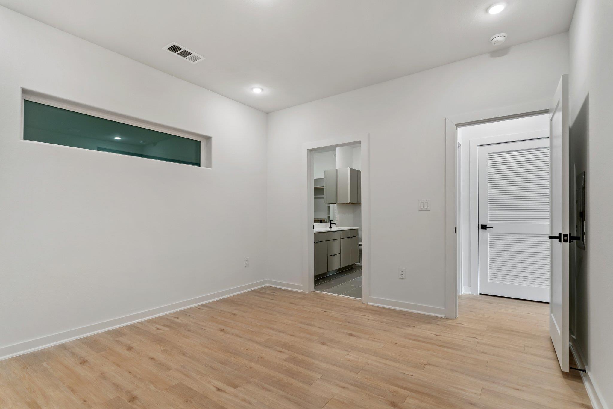 100 W Mockingbird Ln, Austin, TX 78745