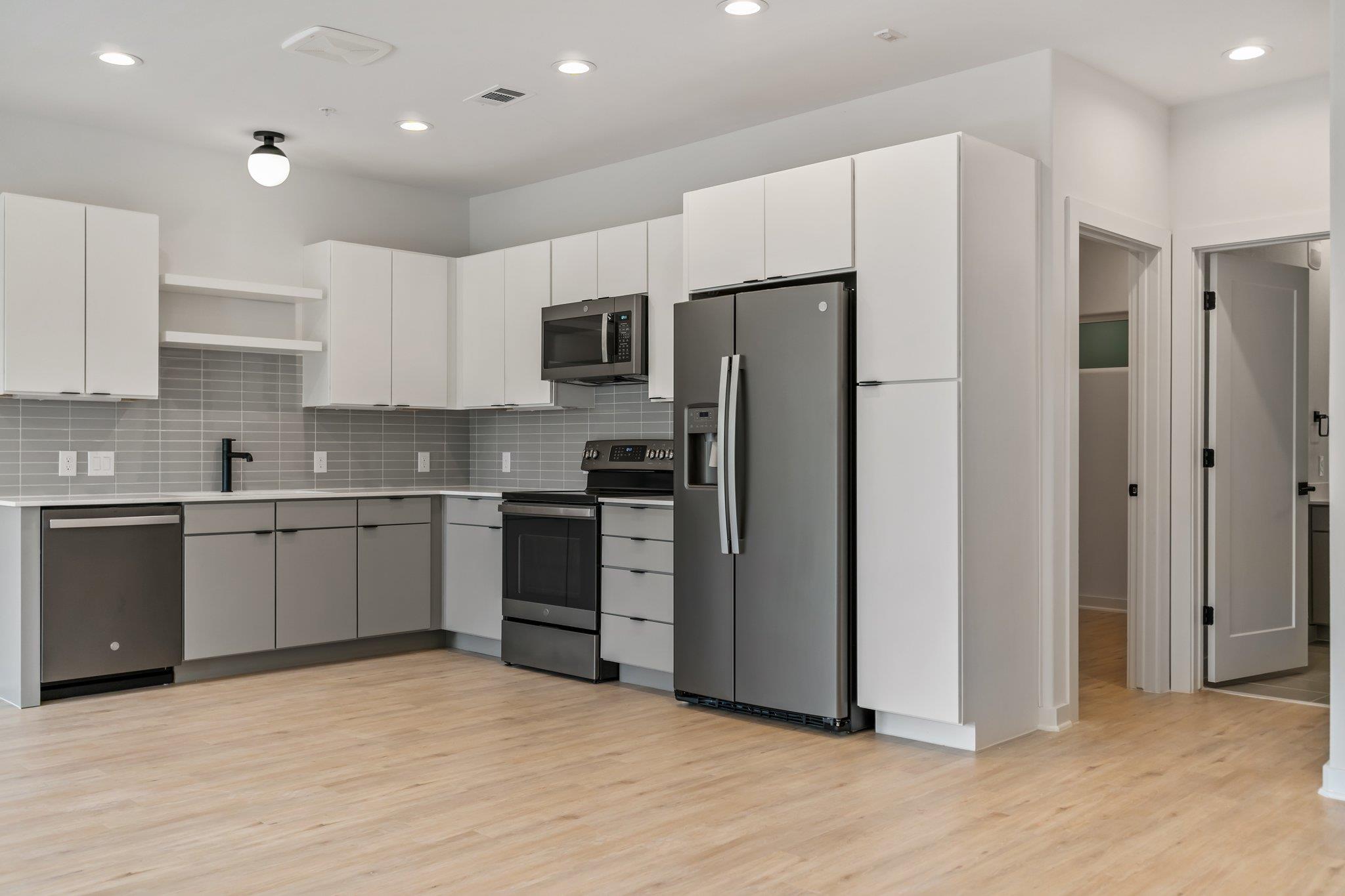 100 W Mockingbird Ln, Austin, TX 78745