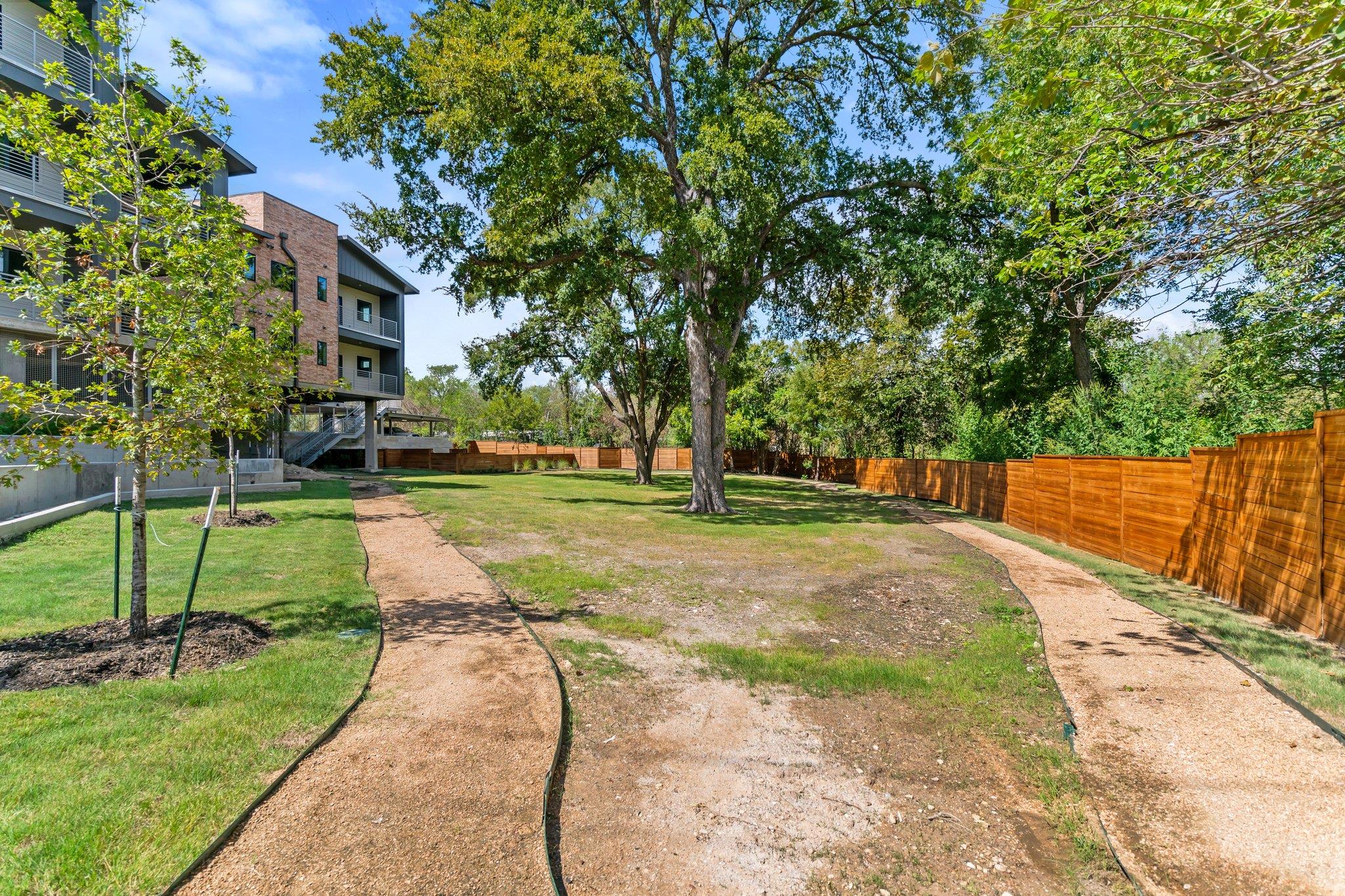 100 W Mockingbird Ln, Austin, TX 78745