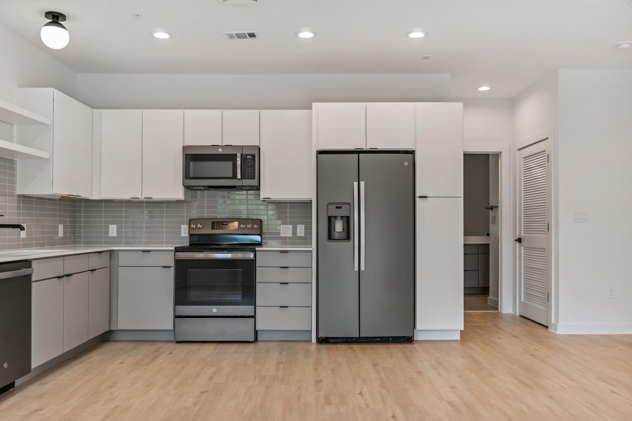 100 W Mockingbird Ln, Austin, TX 78745