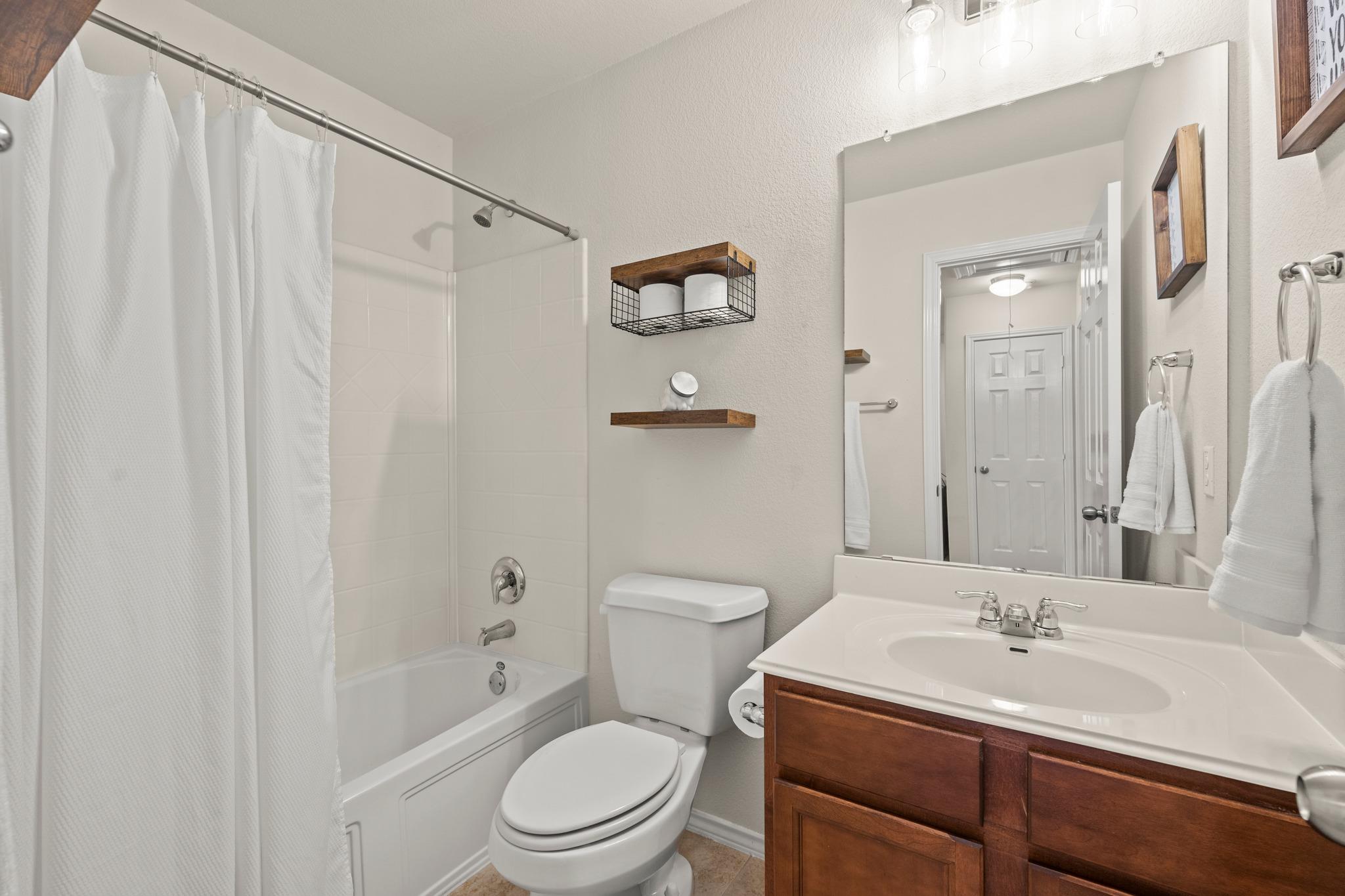 380 Housefinch Loop, Leander, TX 78641