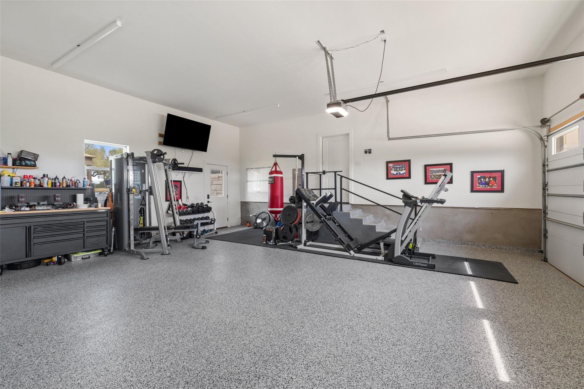 889 Brock Hollow Dr, Johnson City, TX 78636