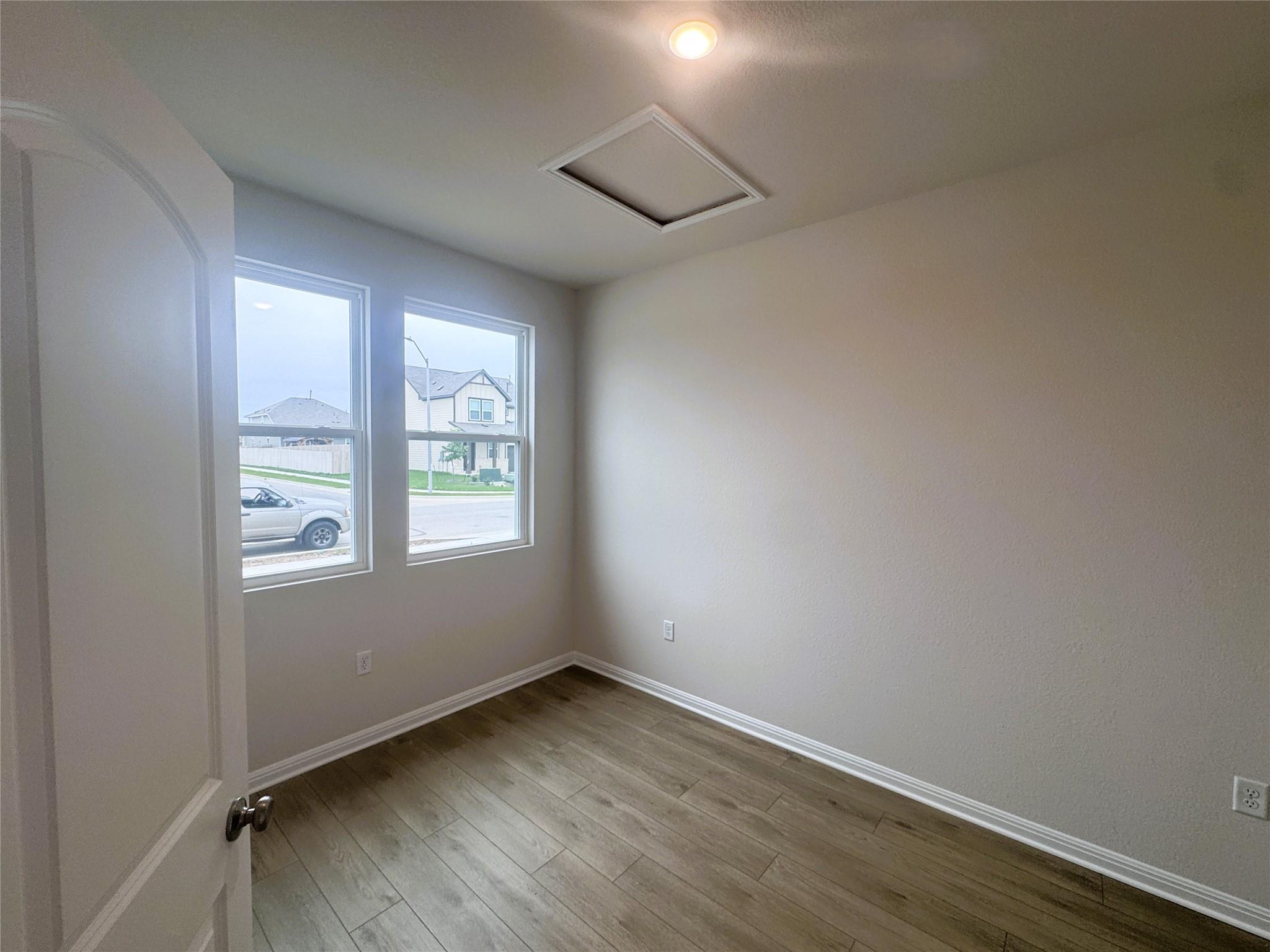204 Willow Heights Dr, Hutto, TX 78634