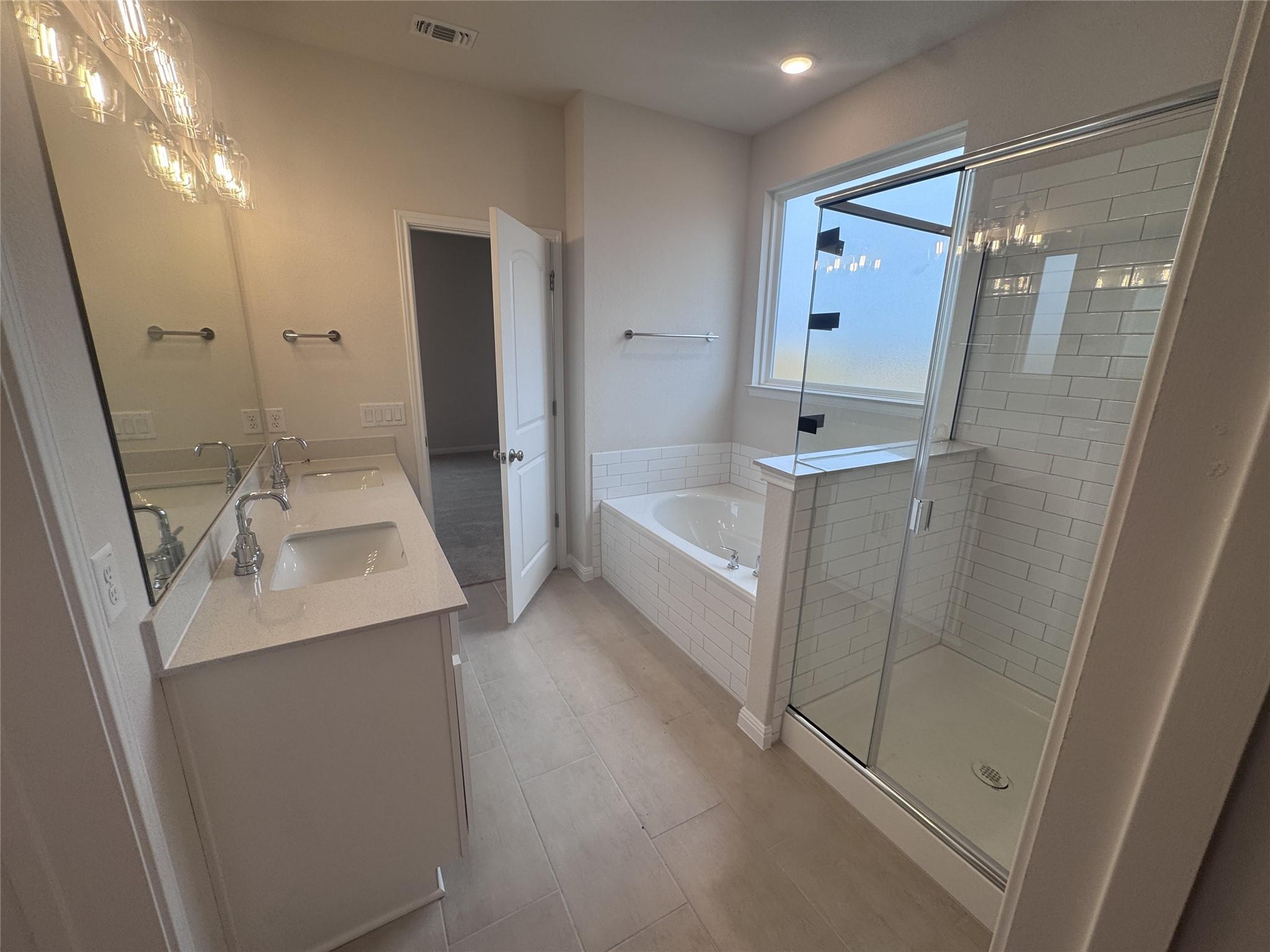 204 Willow Heights Dr, Hutto, TX 78634