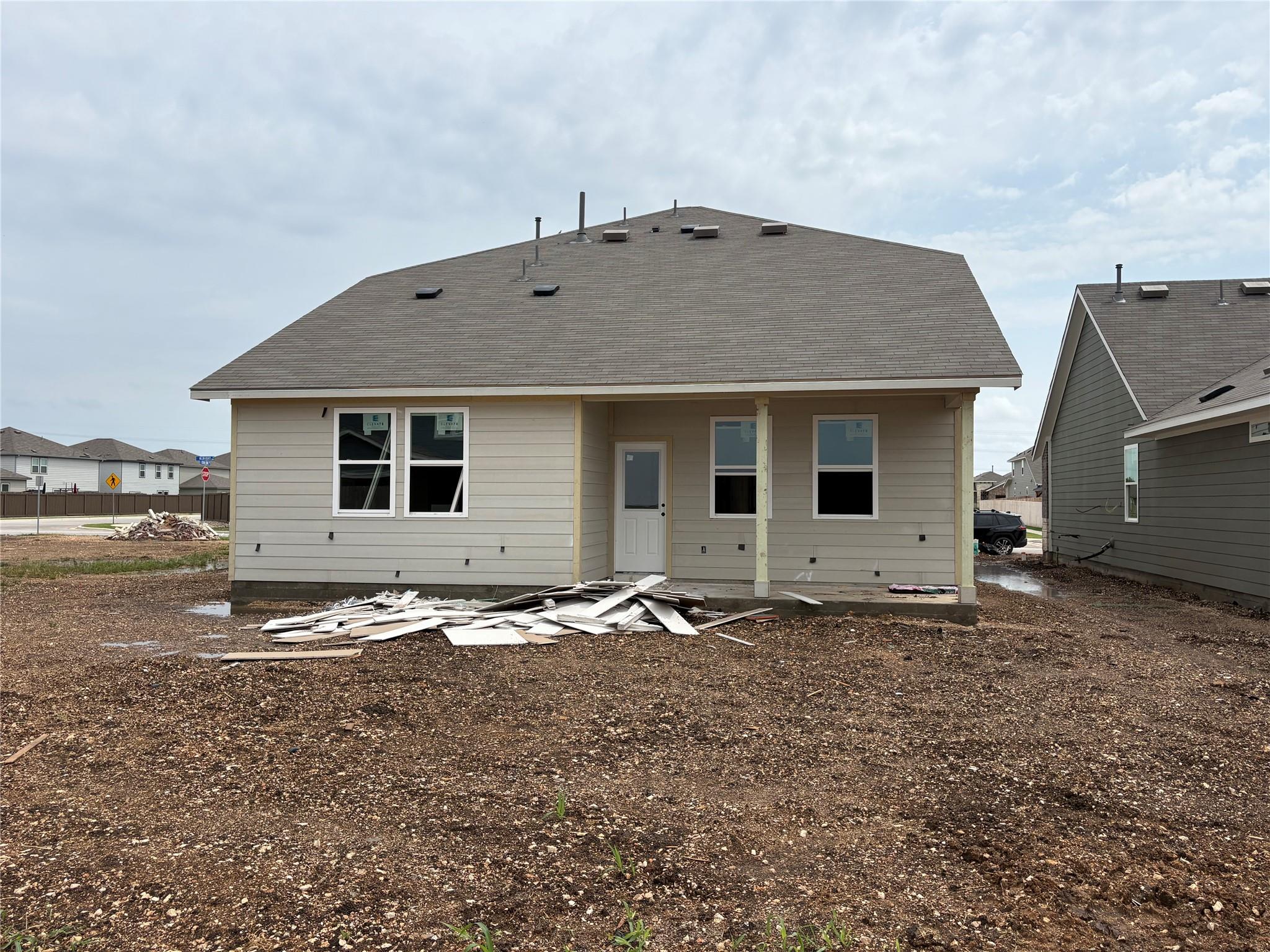 204 Willow Heights Dr, Hutto, TX 78634