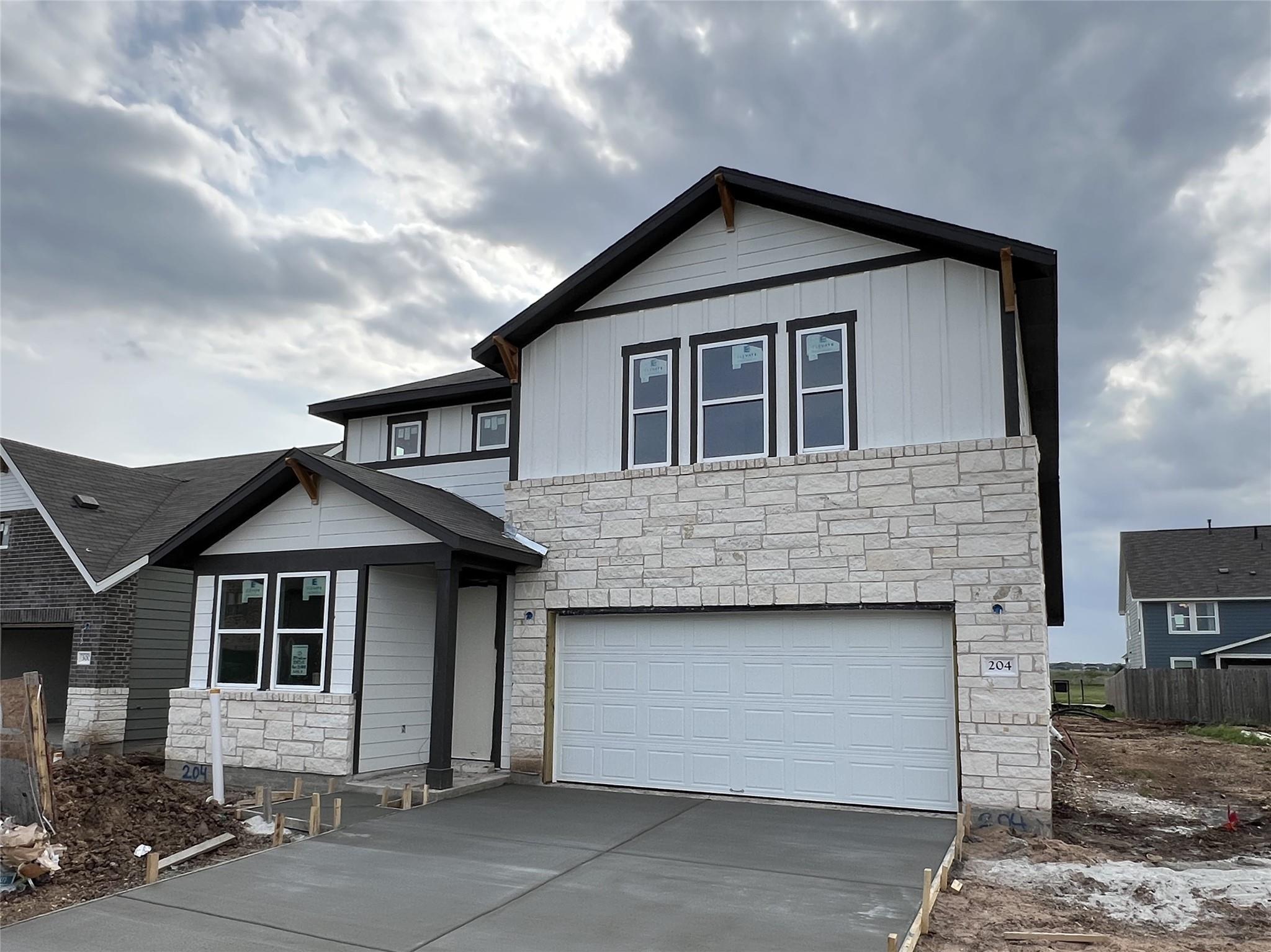 204 Willow Heights Dr, Hutto, TX 78634