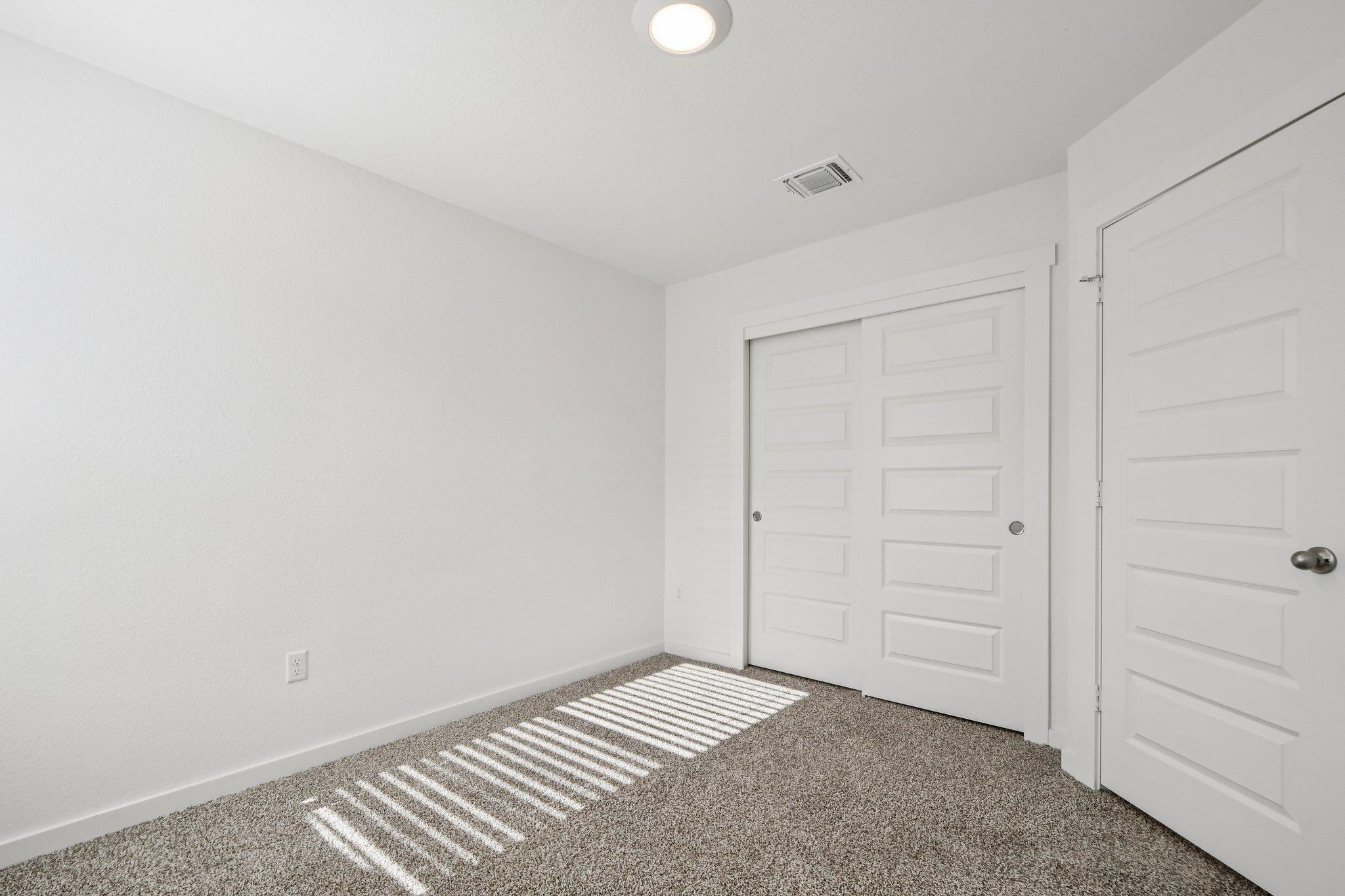 504 Elm Creek Dr, Hutto, TX 78634