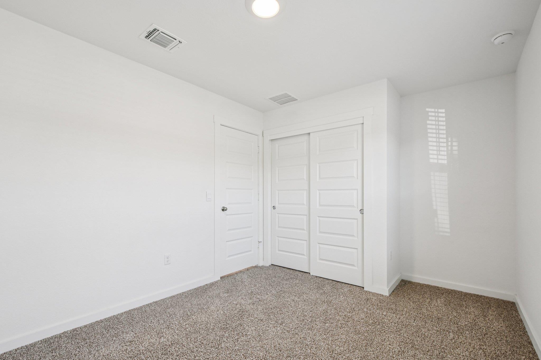 504 Elm Creek Dr, Hutto, TX 78634