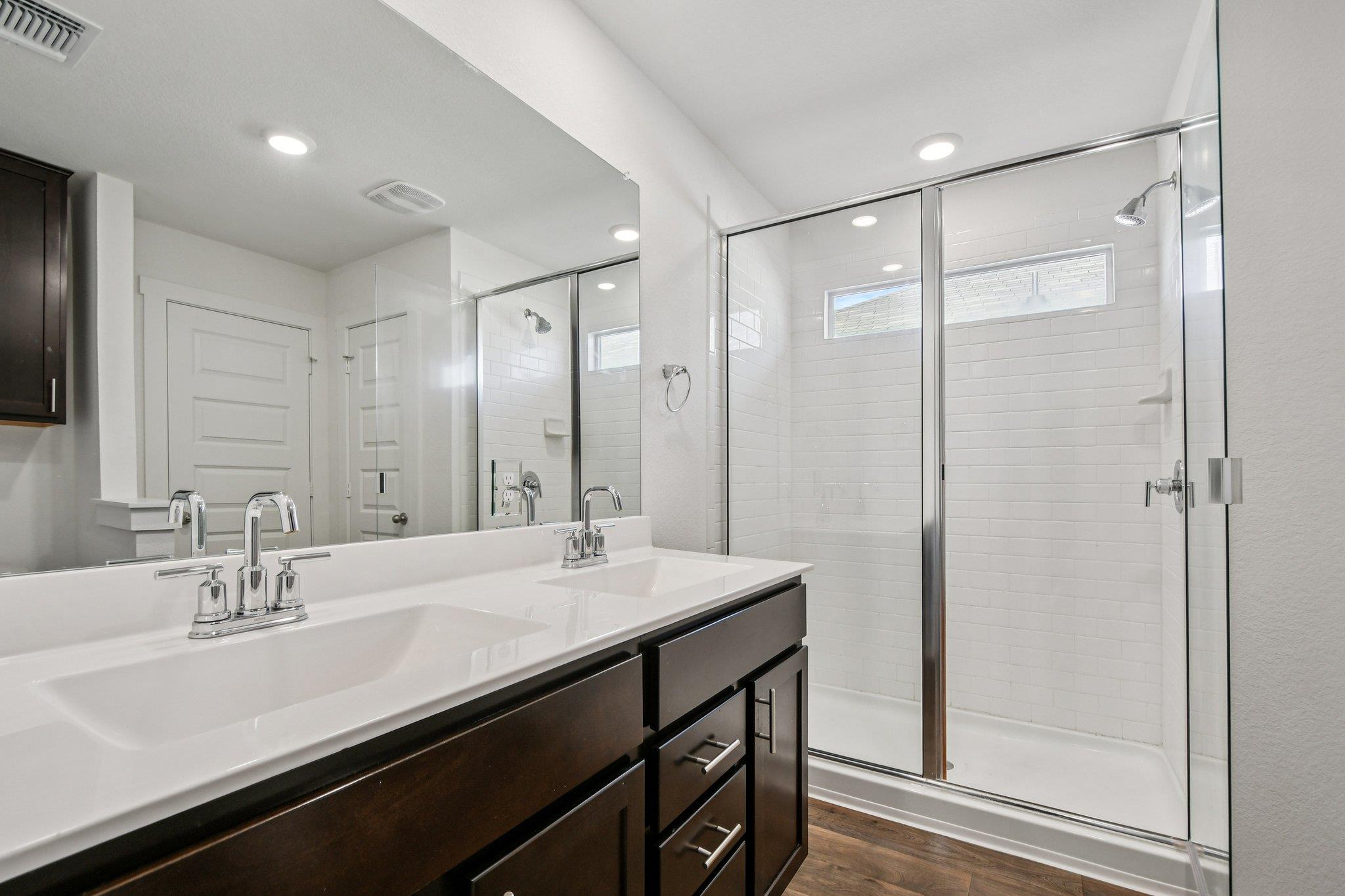 504 Elm Creek Dr, Hutto, TX 78634