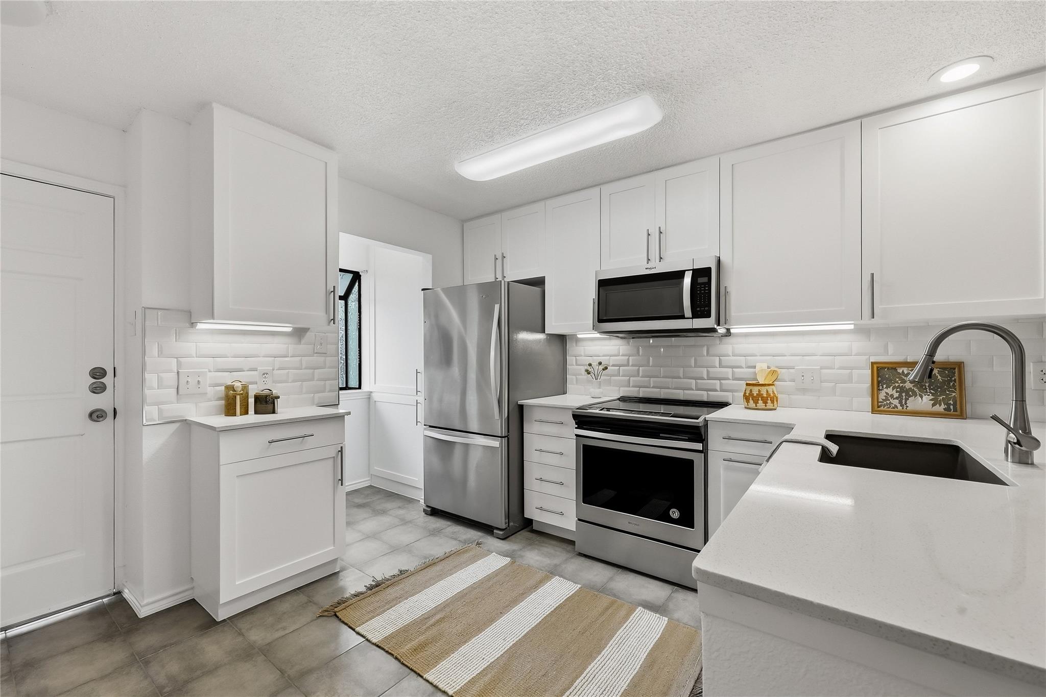 2215 Post Rd # 2070, Austin, TX 78704