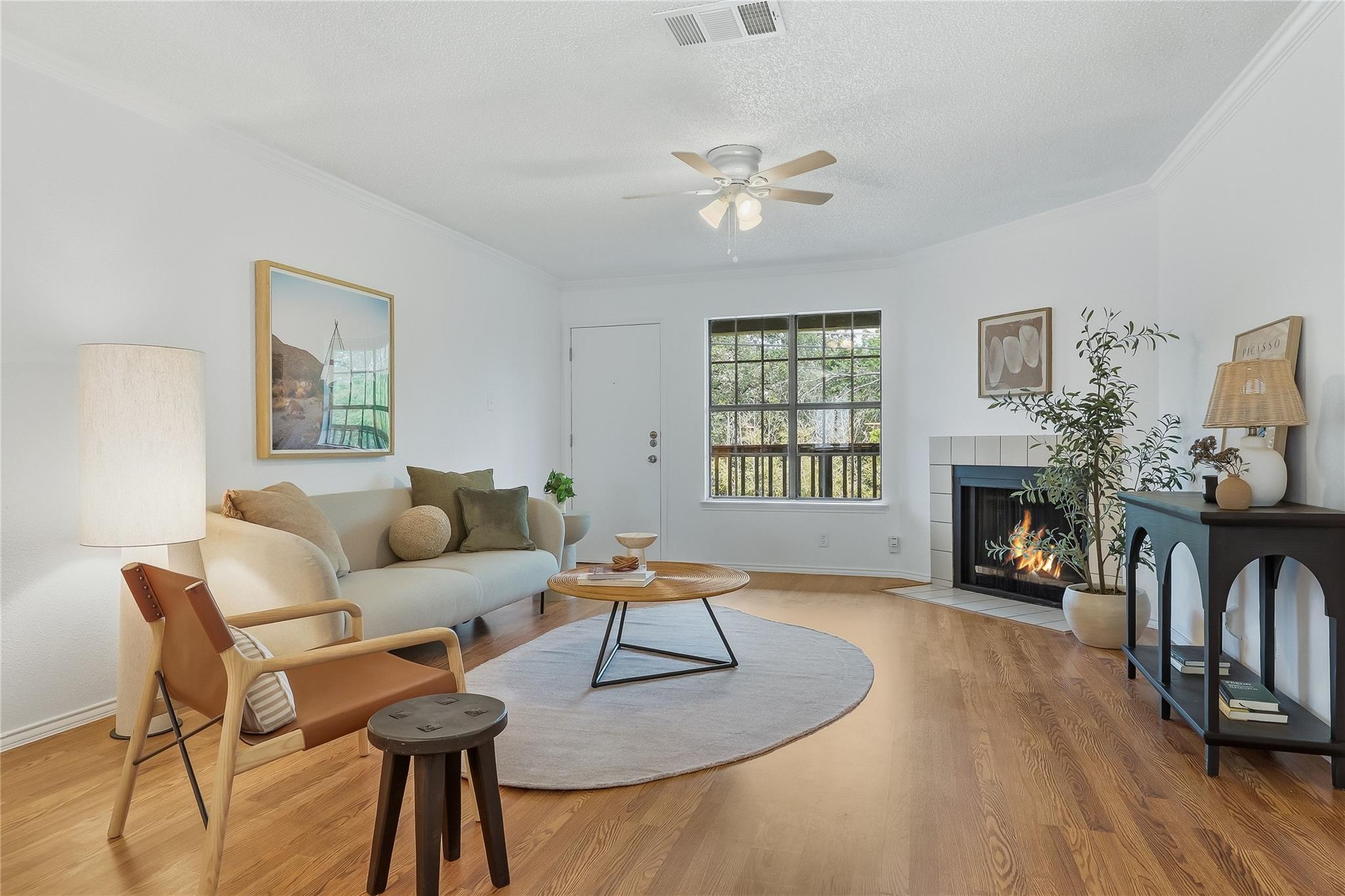 2215 Post Rd # 2070, Austin, TX 78704