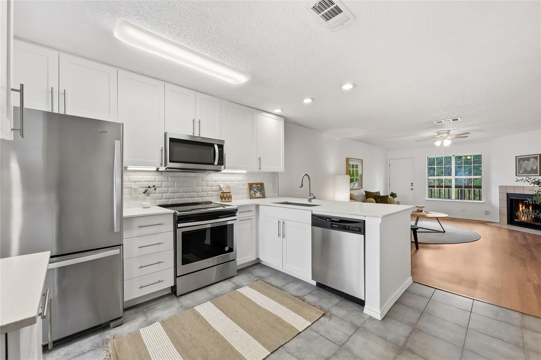 2215 Post Rd # 2070, Austin, TX 78704