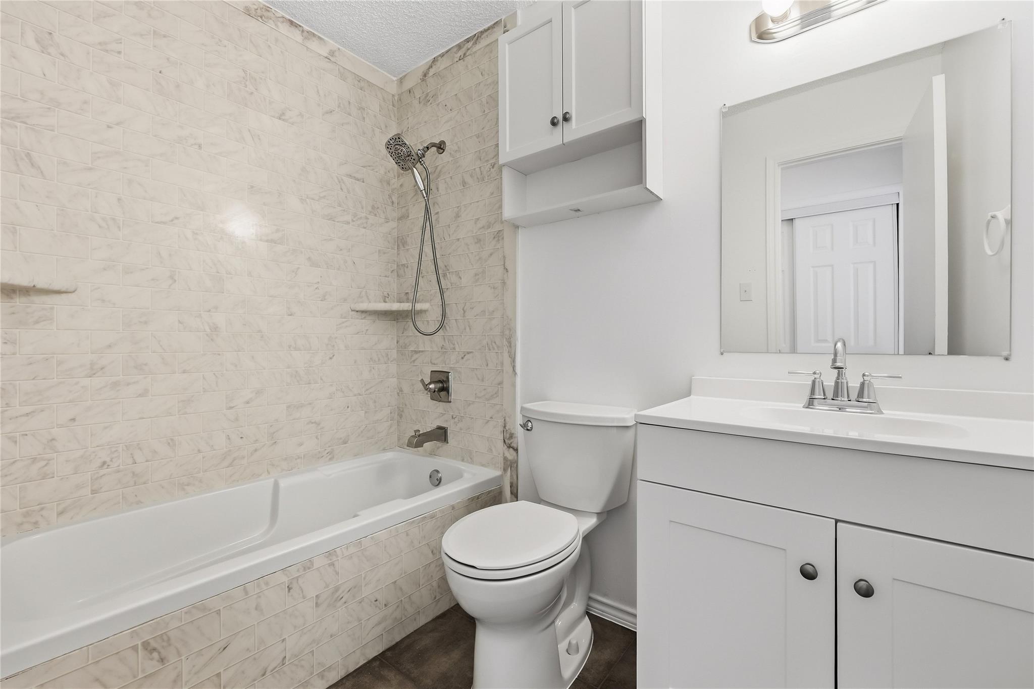 2215 Post Rd # 2070, Austin, TX 78704