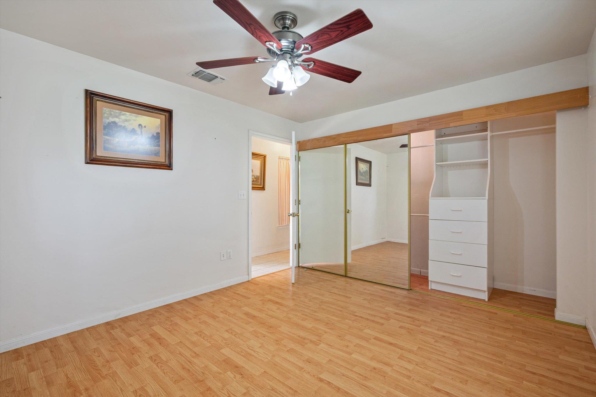8 VALLEY CREEK Rd, Round Rock, TX 78664