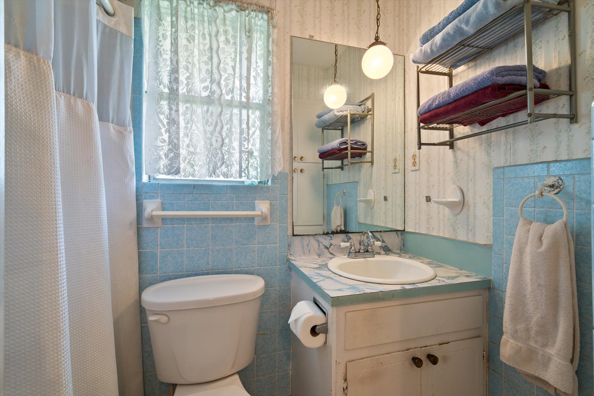 8 VALLEY CREEK Rd, Round Rock, TX 78664