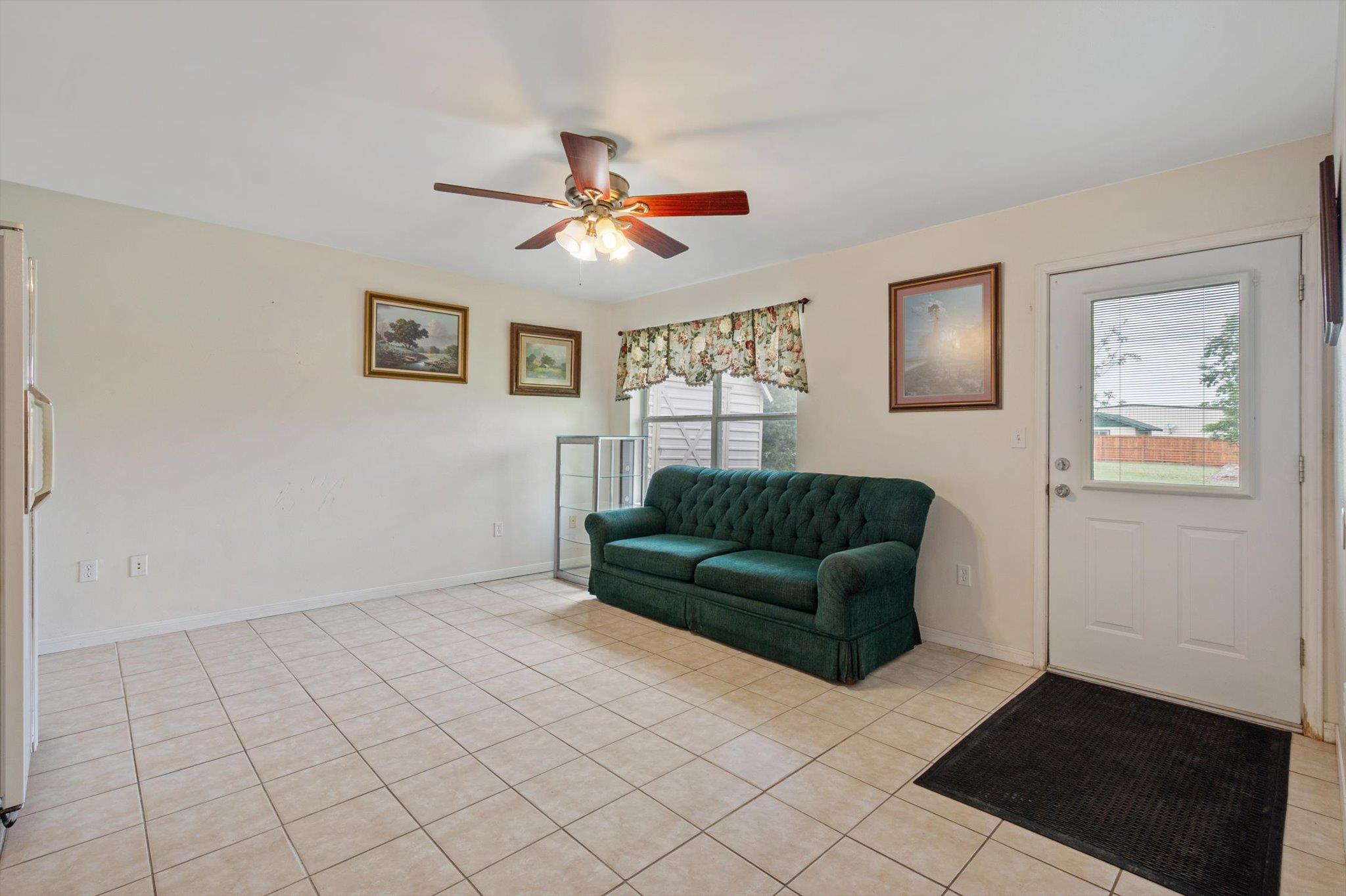 8 VALLEY CREEK Rd, Round Rock, TX 78664