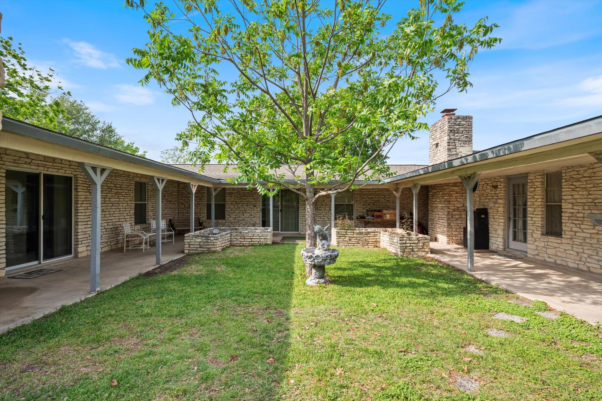 8 VALLEY CREEK Rd, Round Rock, TX 78664