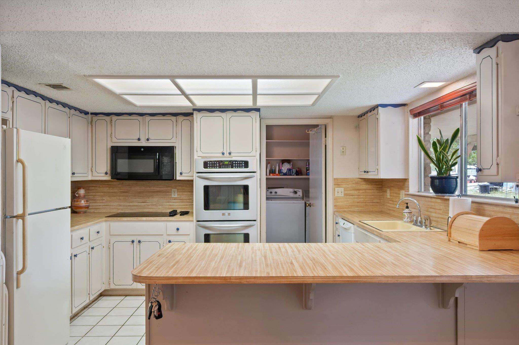 8 VALLEY CREEK Rd, Round Rock, TX 78664
