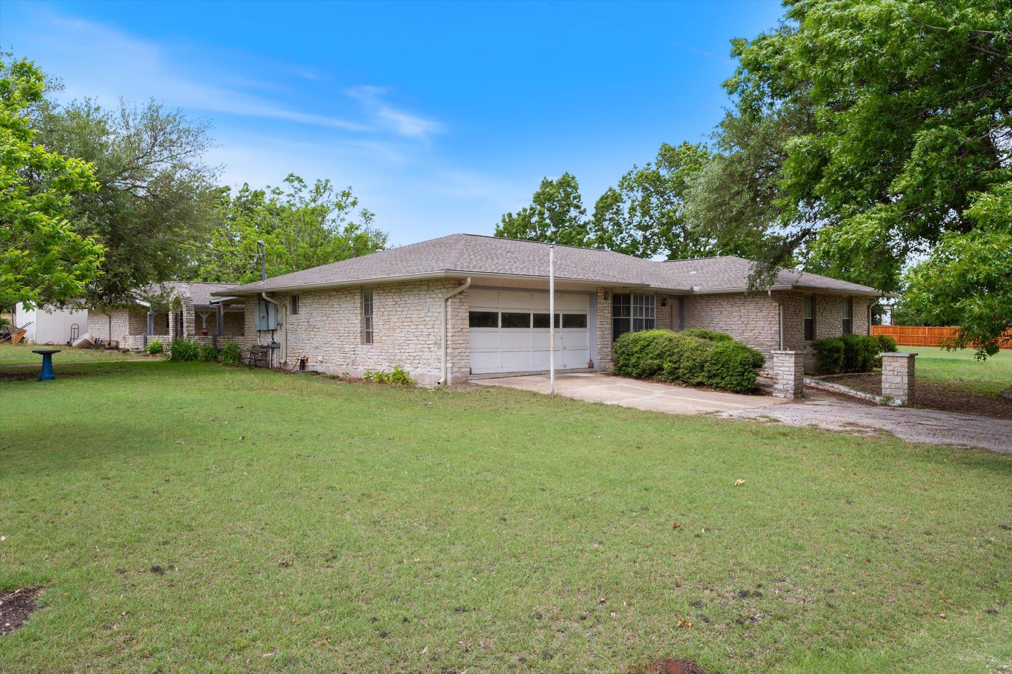 8 VALLEY CREEK Rd, Round Rock, TX 78664