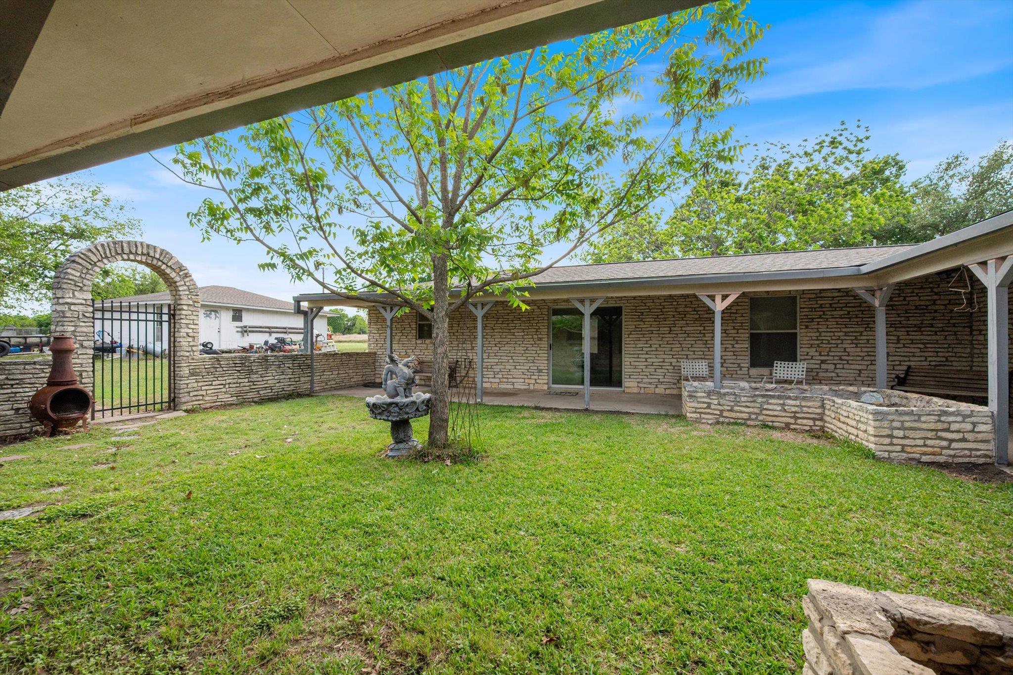 8 VALLEY CREEK Rd, Round Rock, TX 78664