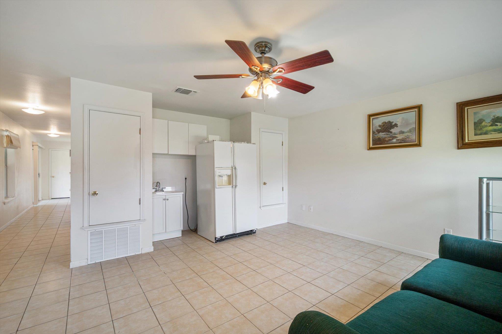 8 VALLEY CREEK Rd, Round Rock, TX 78664