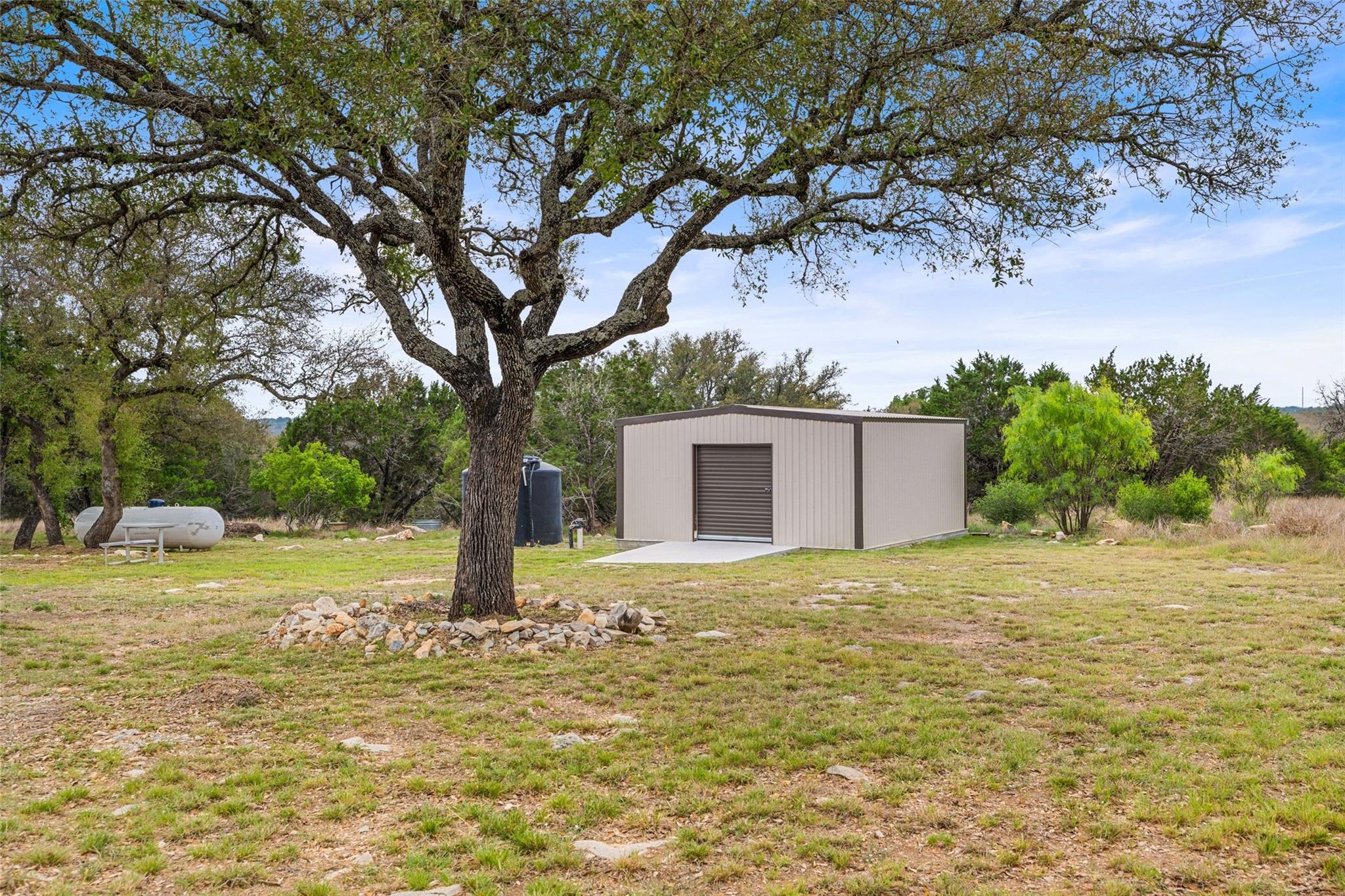 889 Brock Hollow Dr, Johnson City, TX 78636