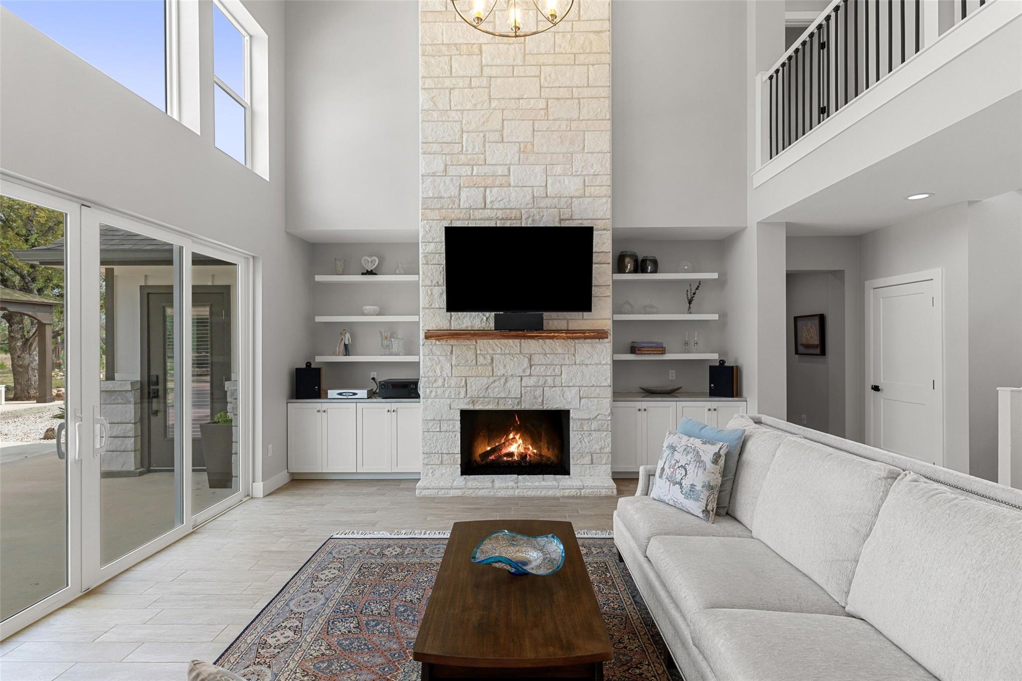 889 Brock Hollow Dr, Johnson City, TX 78636