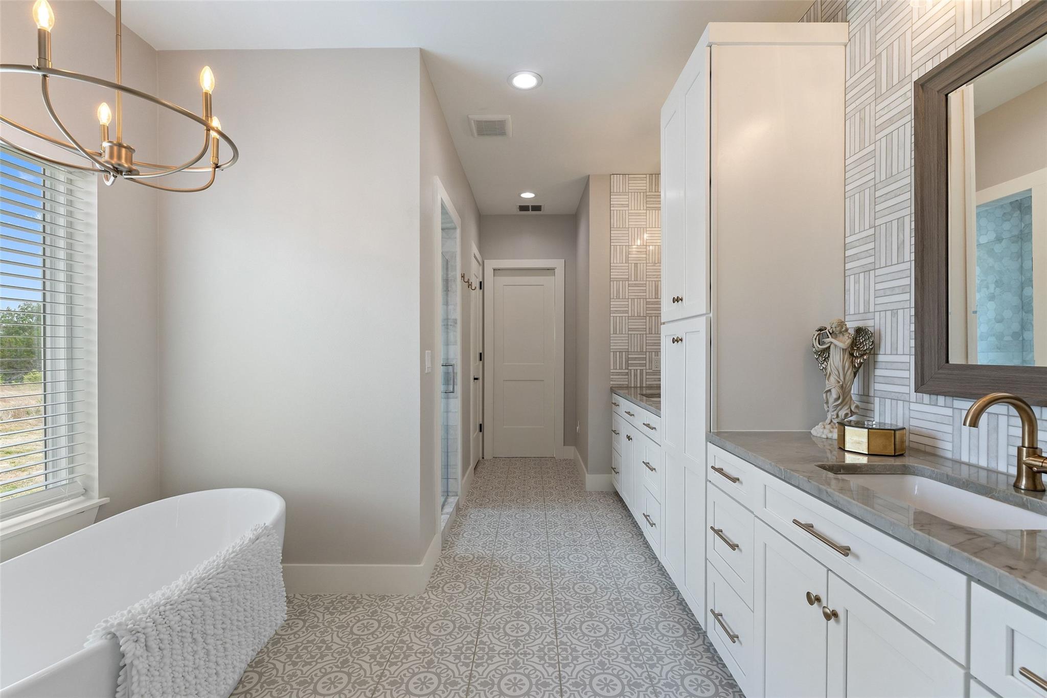 889 Brock Hollow Dr, Johnson City, TX 78636