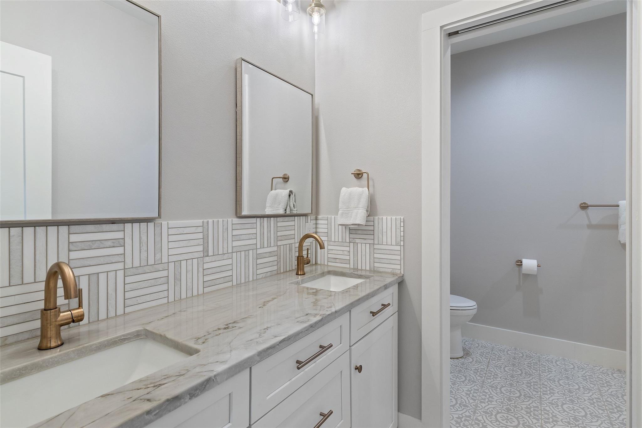 889 Brock Hollow Dr, Johnson City, TX 78636