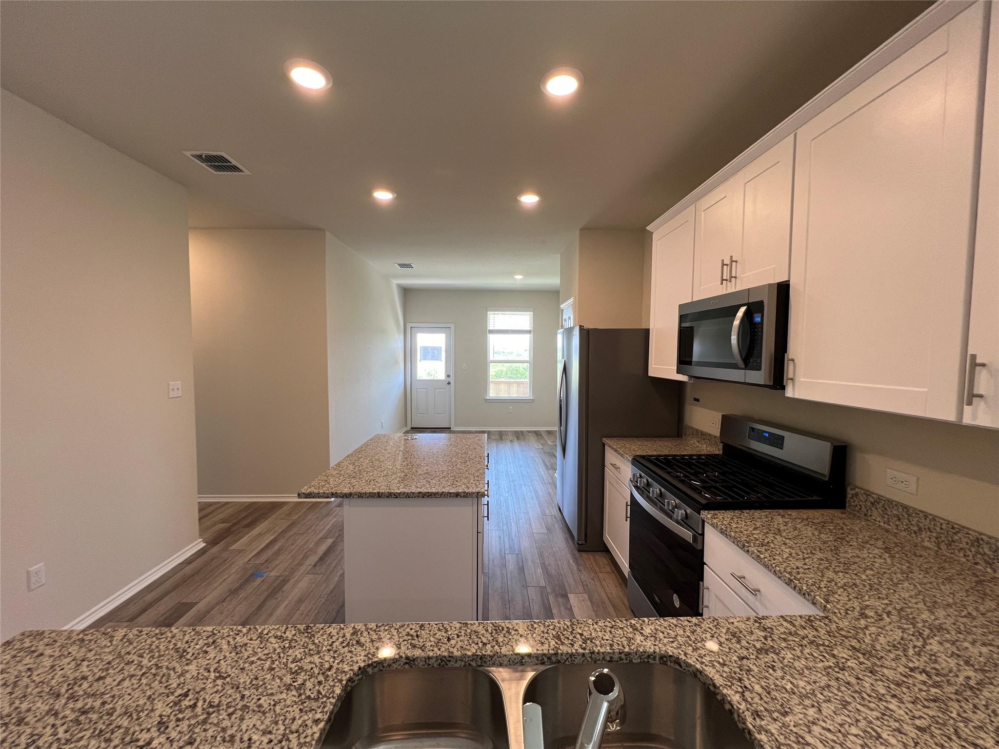 561 Papaya Dr, Buda, TX 78610