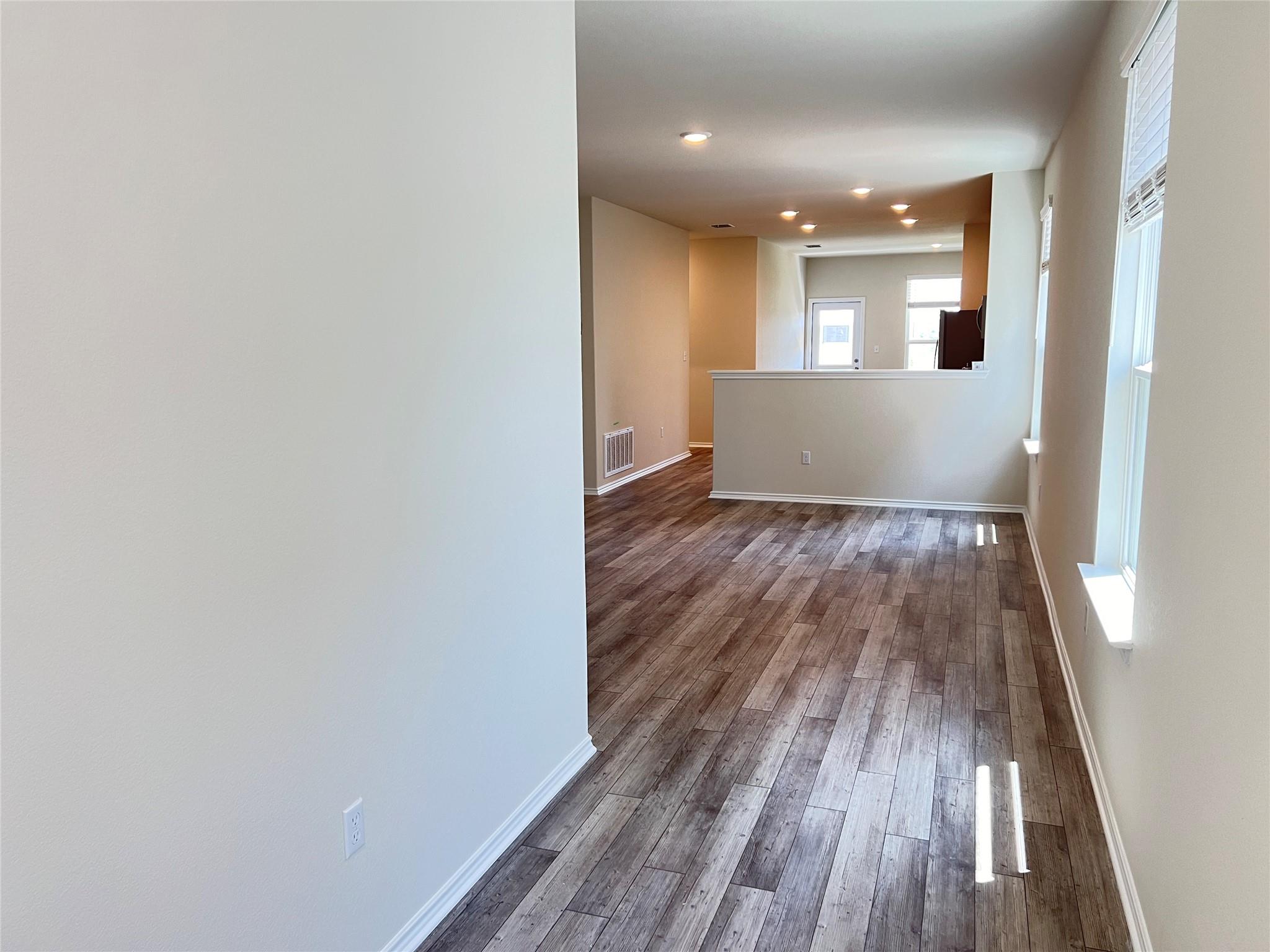 561 Papaya Dr, Buda, TX 78610